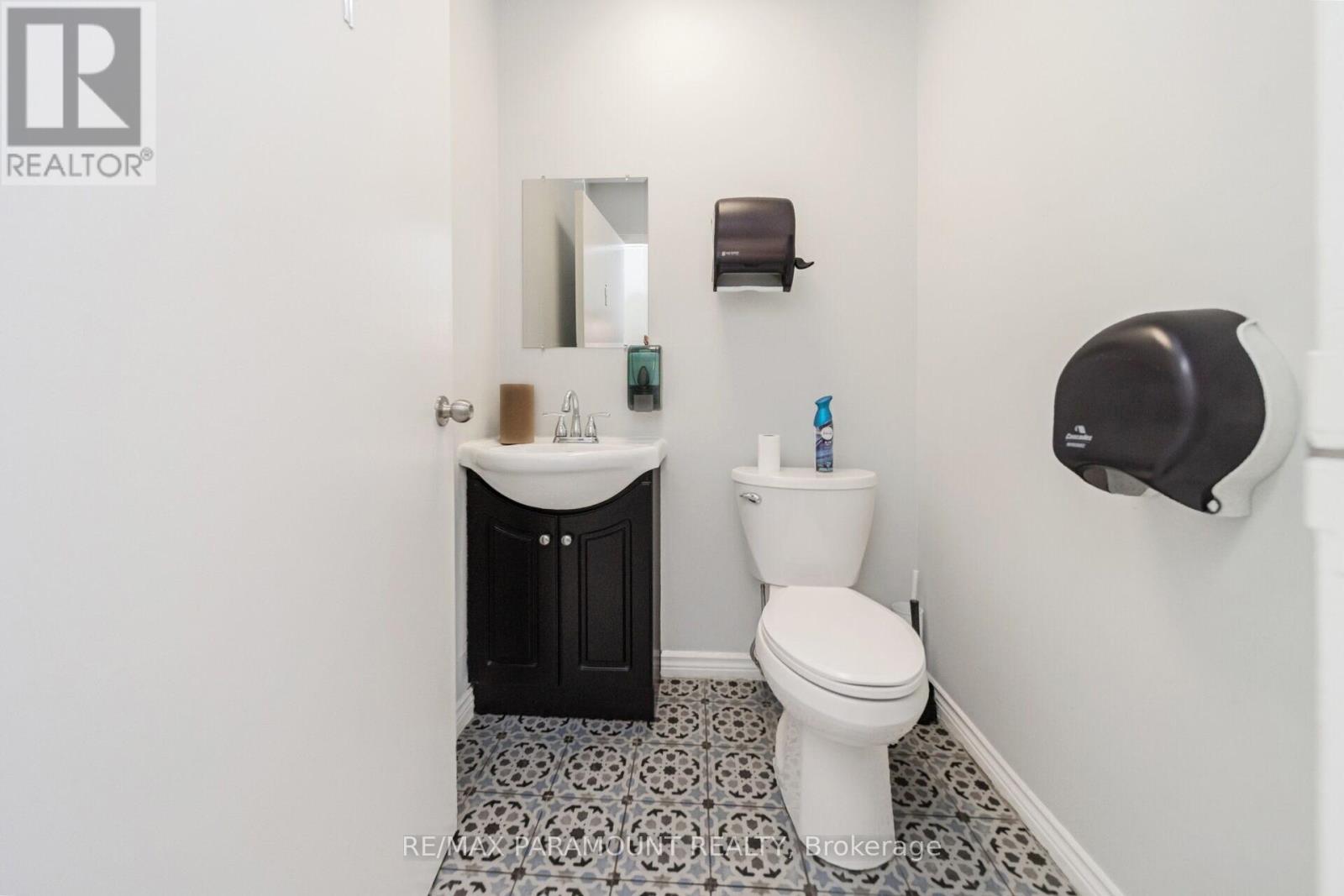 12 # 202 - 2600 Skymark Avenue, Mississauga, Ontario  L4W 5B2 - Photo 42 - W12009221