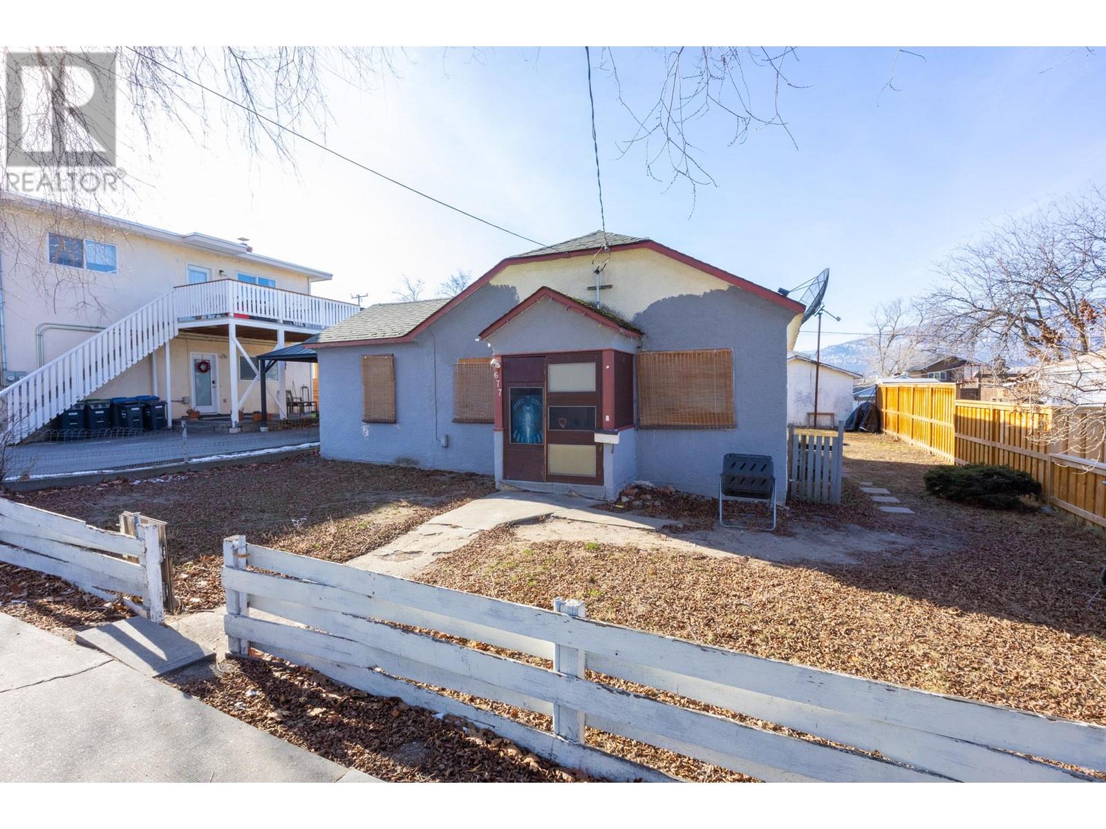 Property at 677 Papineau Street image 2