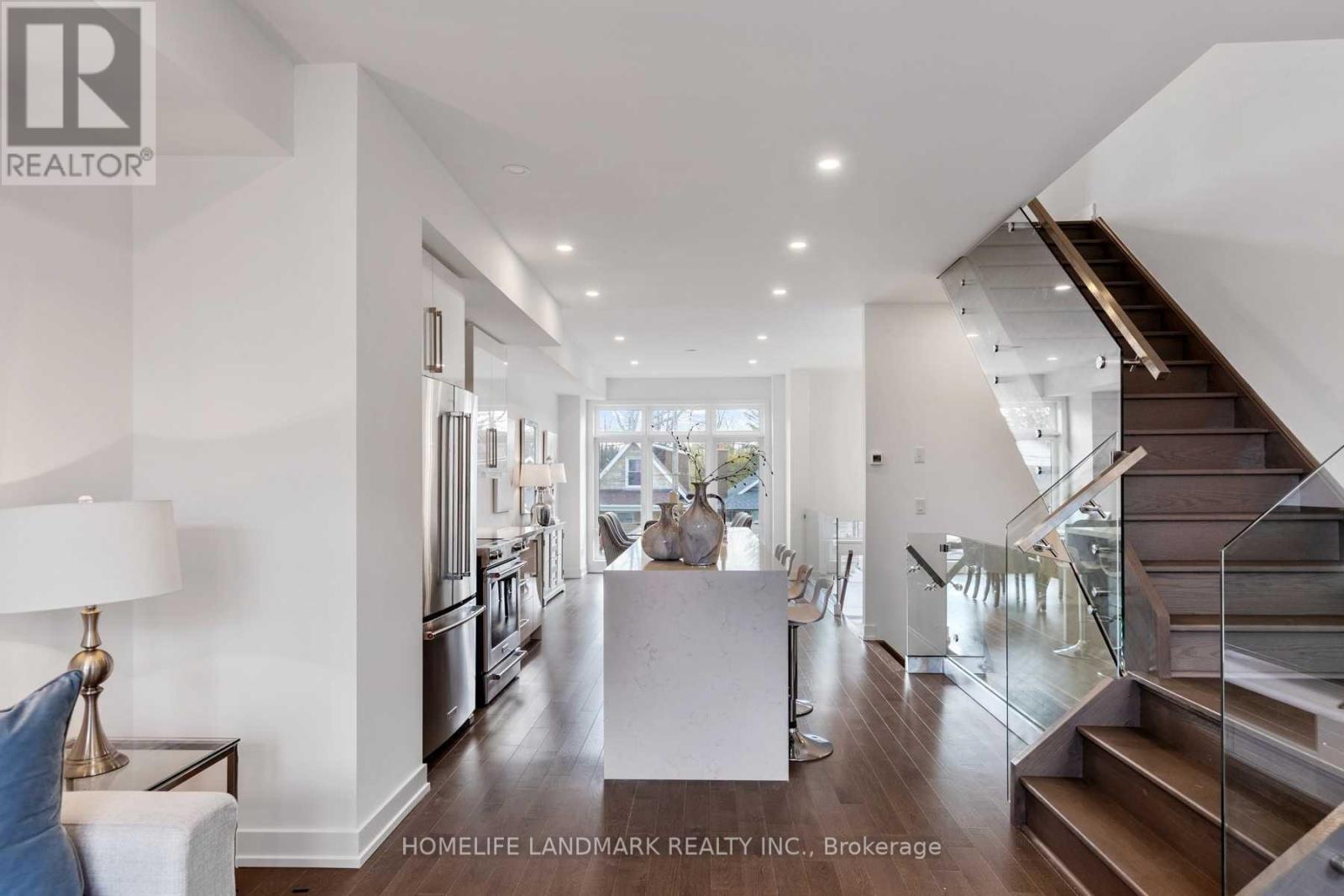 609 Harvie Avenue, Toronto, Ontario  M6E 4M3 - Photo 16 - W12009251