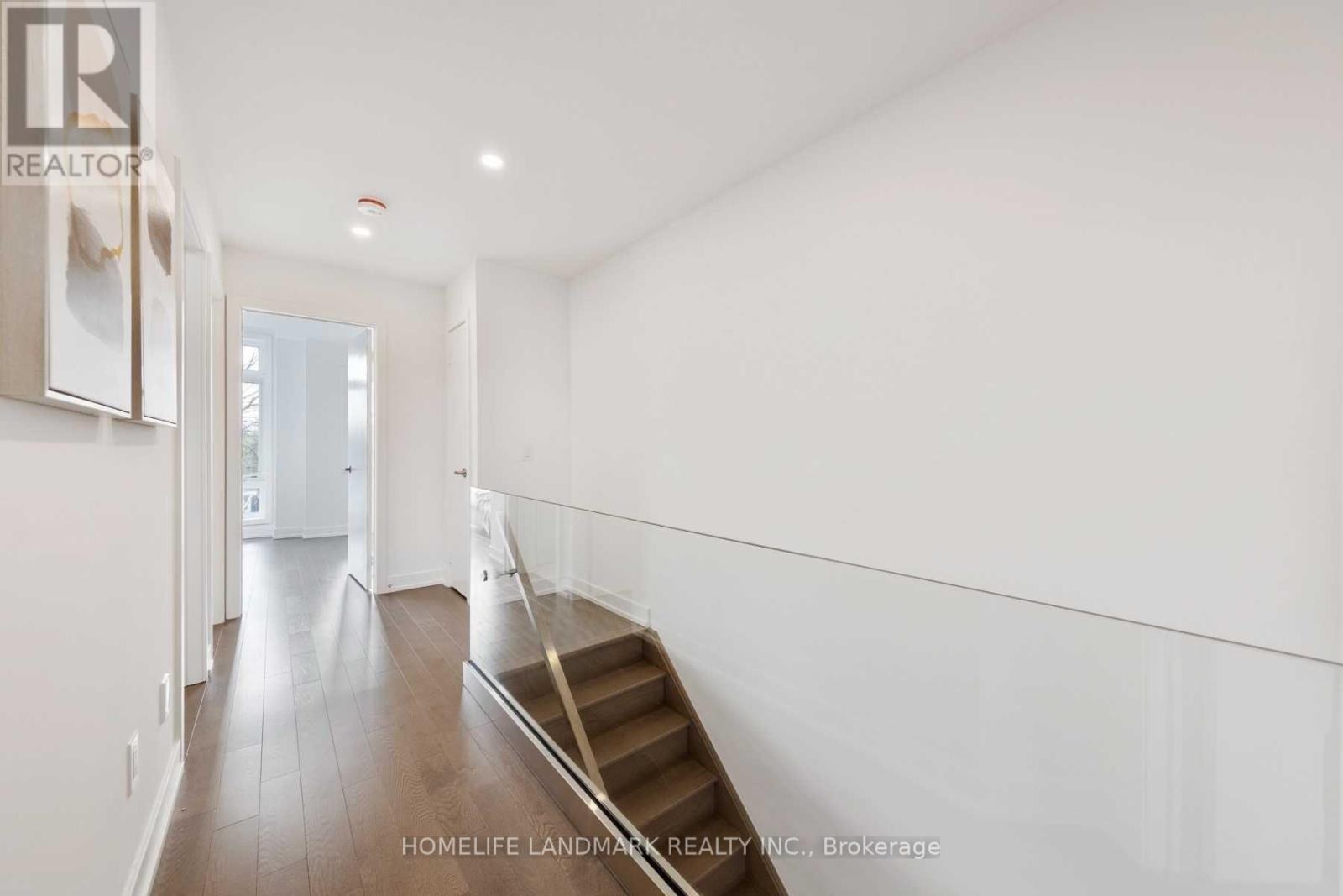 609 Harvie Avenue, Toronto, Ontario  M6E 4M3 - Photo 23 - W12009251