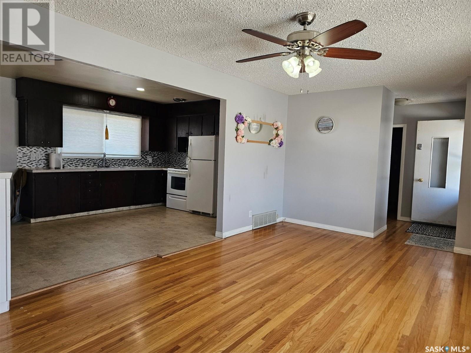 Property at 427 13th AVENUE NE image 5