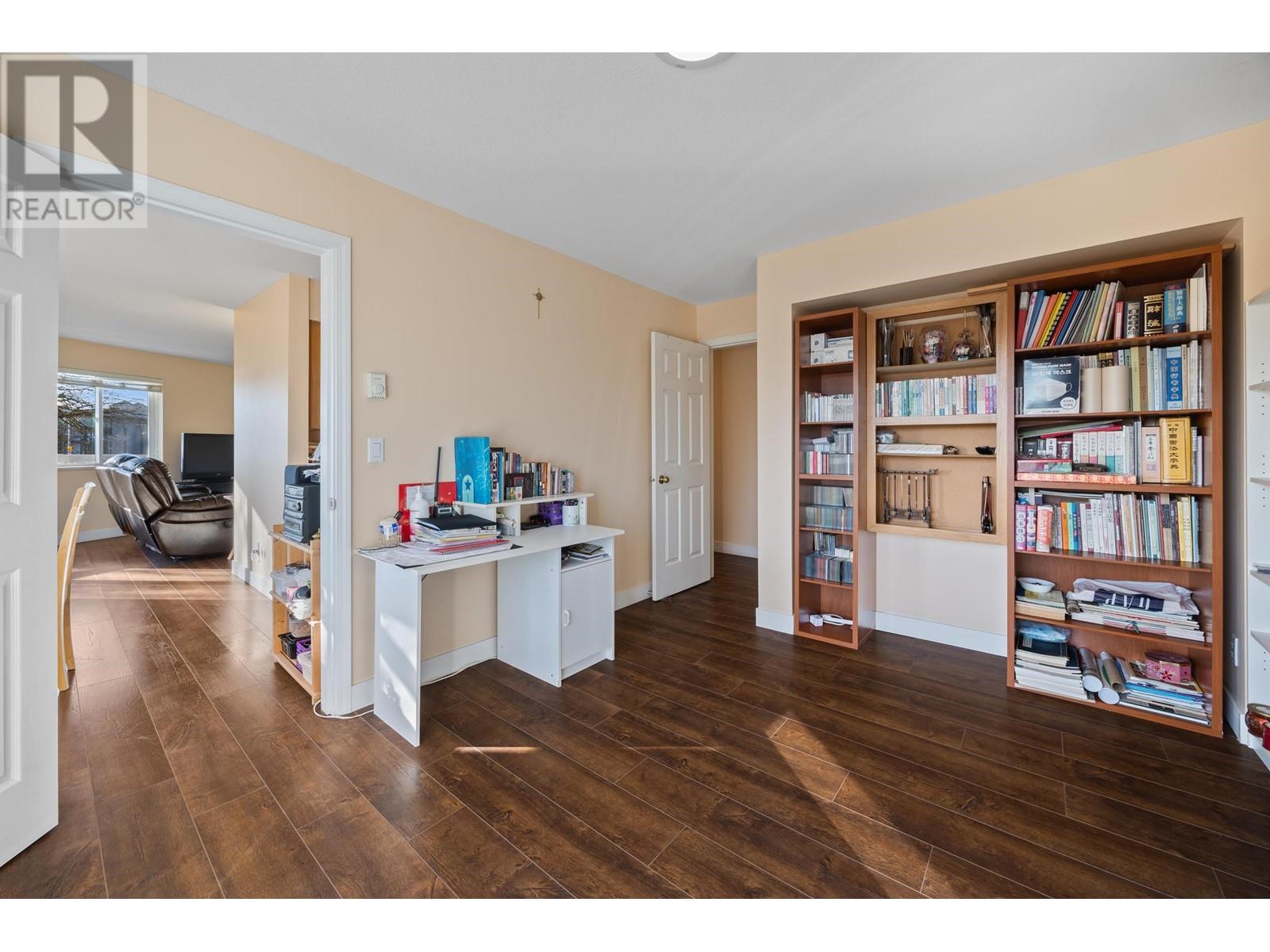 Listing Picture 18 of 38 : 109 11240 MELLIS DRIVE, Richmond / 烈治文 - 魯藝地產 Yvonne Lu Group - MLS Medallion Club Member
