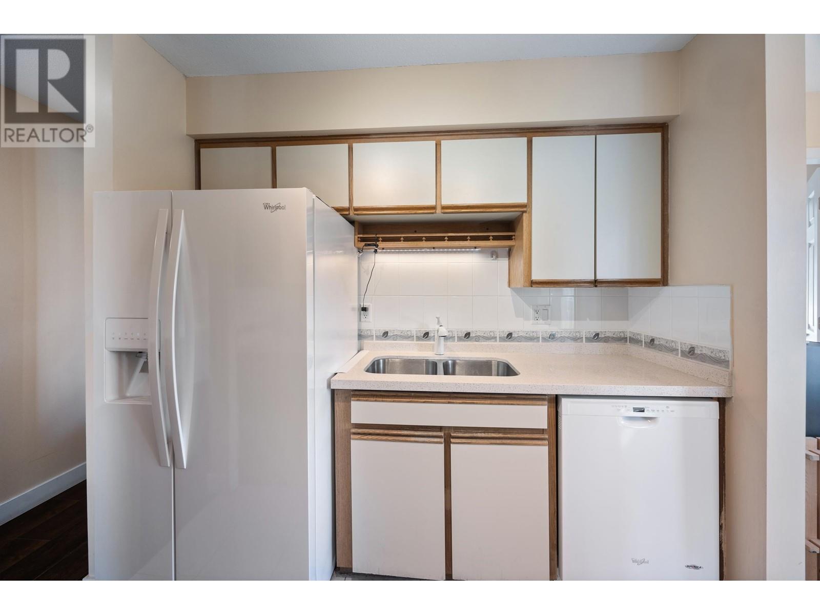 Listing Picture 16 of 38 : 109 11240 MELLIS DRIVE, Richmond / 烈治文 - 魯藝地產 Yvonne Lu Group - MLS Medallion Club Member