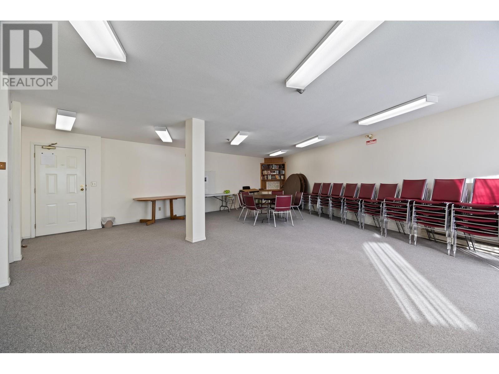 Listing Picture 30 of 38 : 109 11240 MELLIS DRIVE, Richmond / 烈治文 - 魯藝地產 Yvonne Lu Group - MLS Medallion Club Member