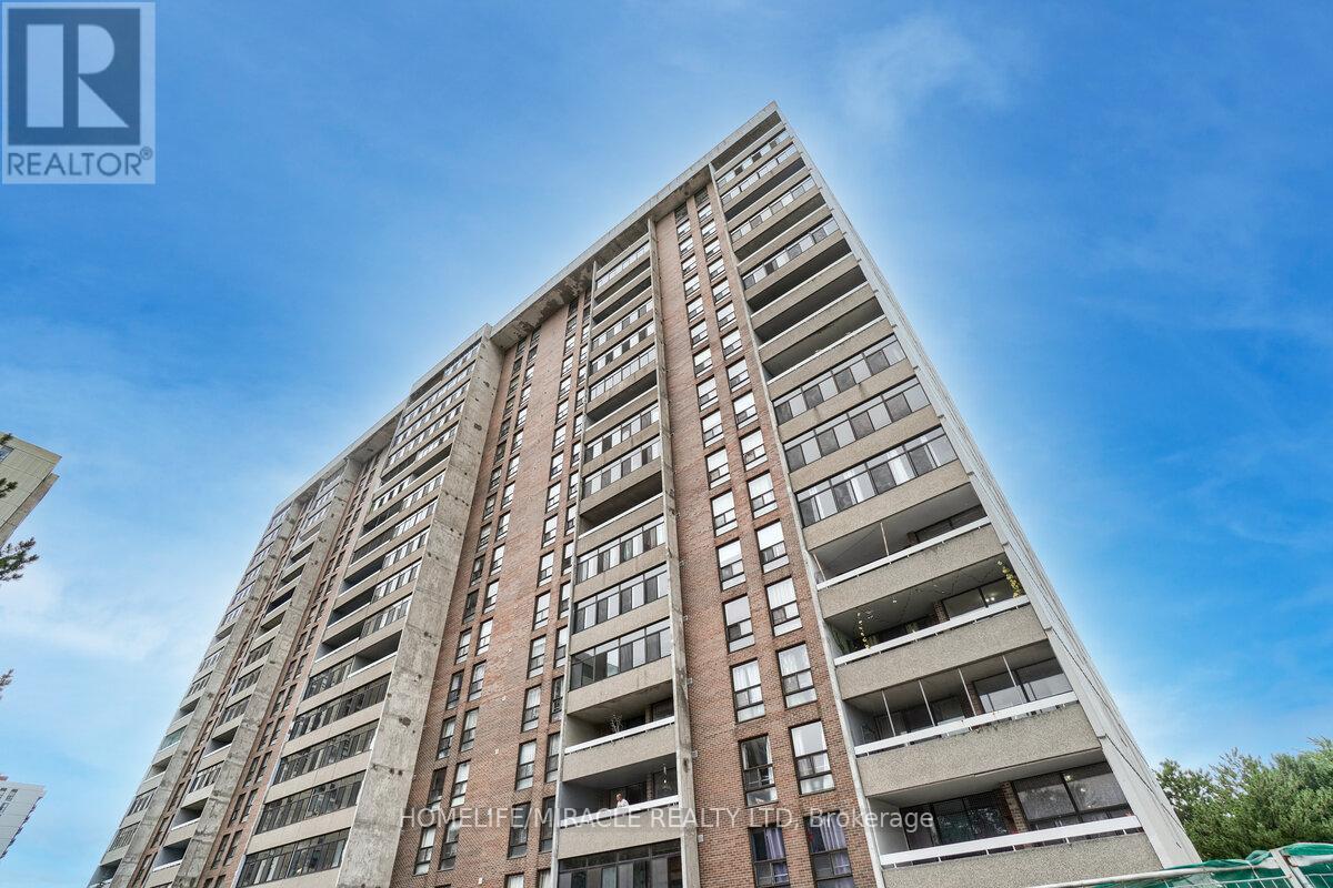 1703 - 15 Kensington Road, Brampton (Queen Street Corridor), Ontario  L6T 3W2 - Photo 2 - W12009301