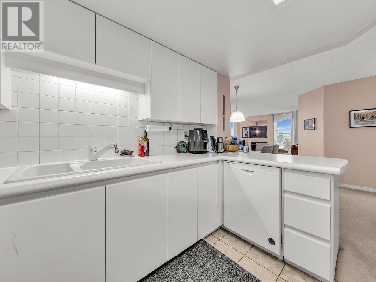 308 168 Chadwick Court, North Vancouver, British Columbia  V7M 3L4 - Photo 5 - R2974918