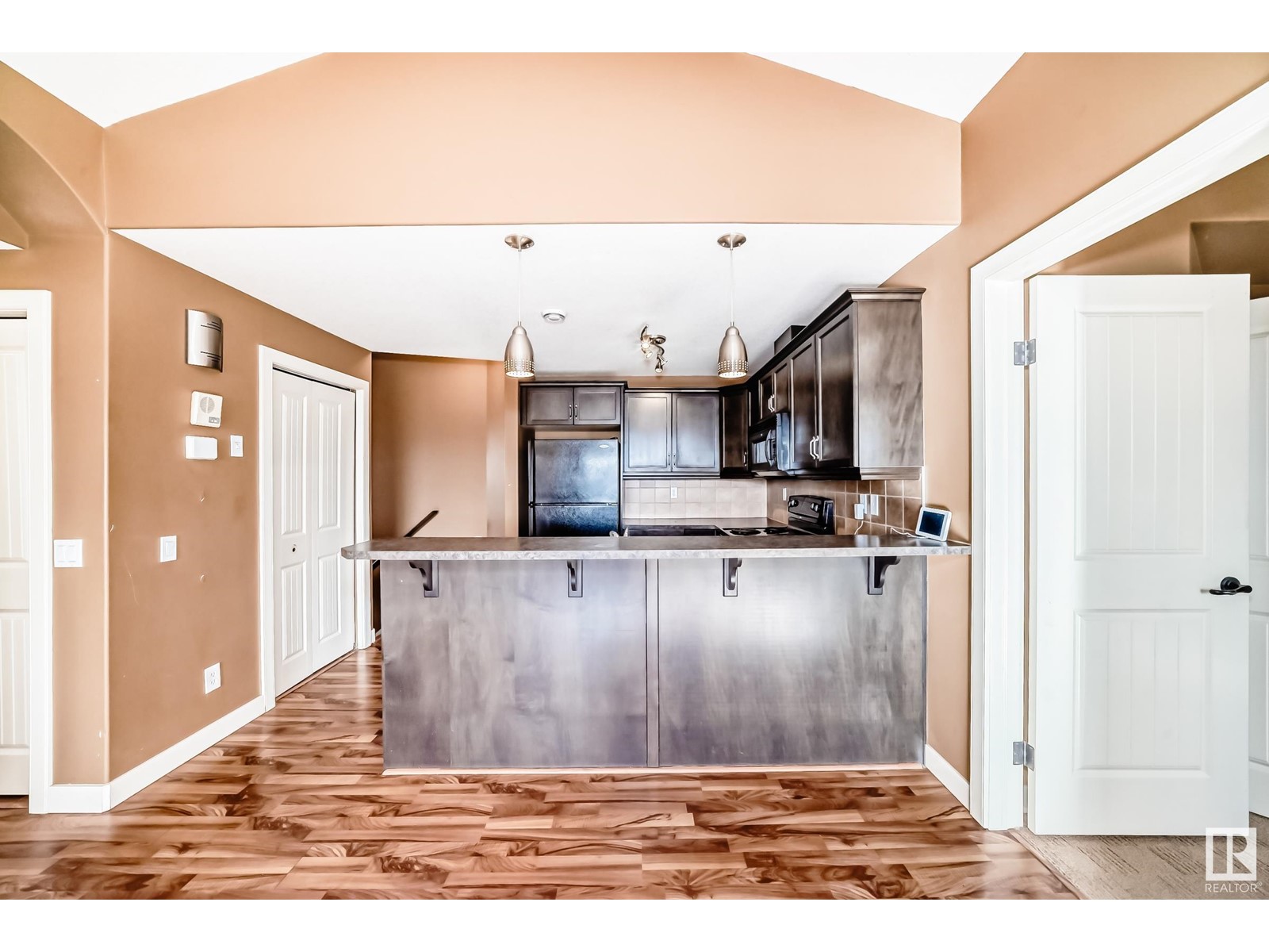 Property at #22 2565 HANNA CR NW image 5