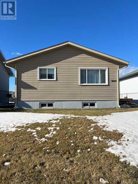 Property at 3645 55 Avenue image 3