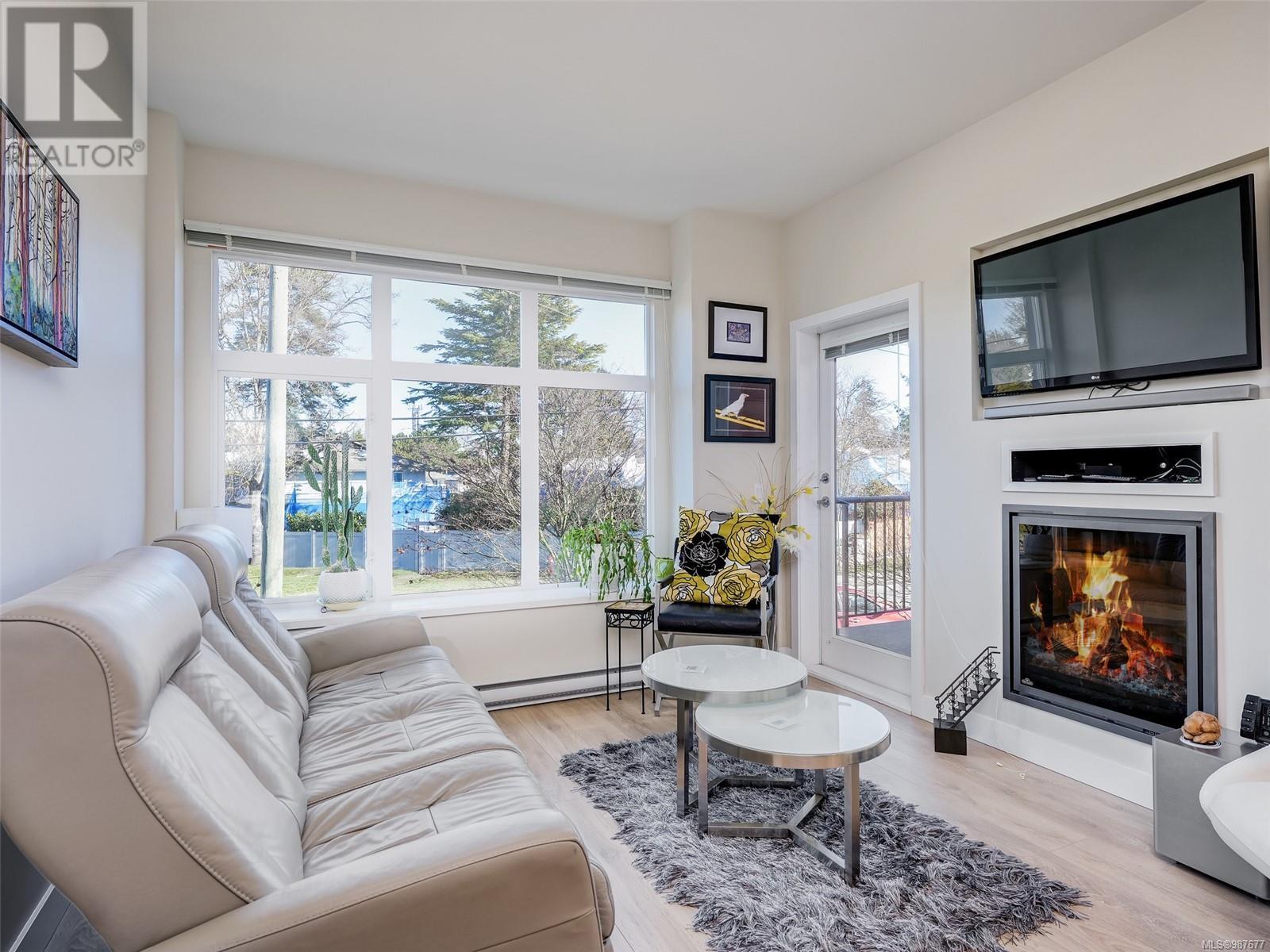 Property at 206 4040 Borden St image 2