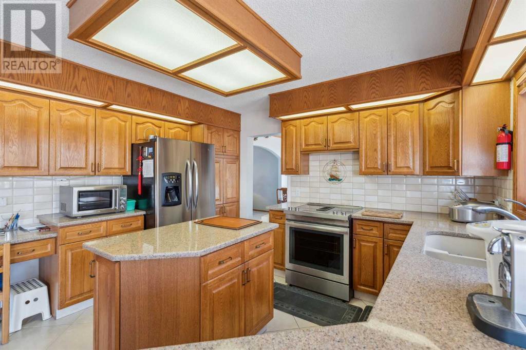 118 Sirocco Place Sw, Calgary, Alberta  T3H 2N4 - Photo 12 - A2192608