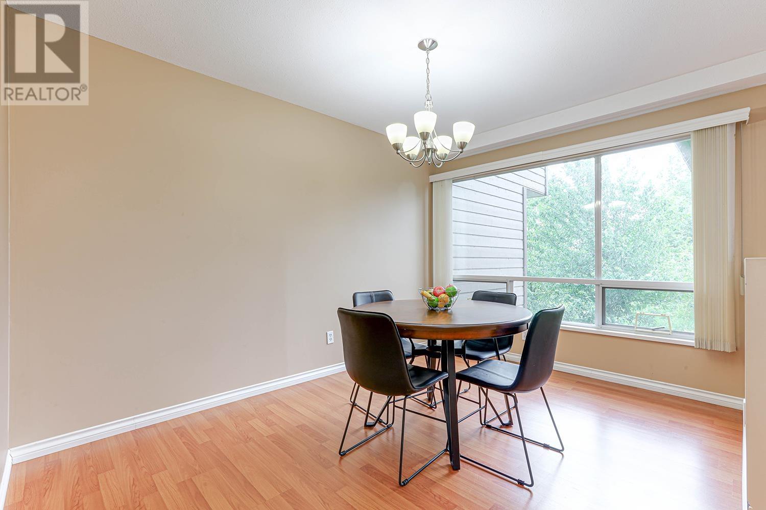 Listing Picture 10 of 40 : 49 5380 SMITH DRIVE, Richmond / 烈治文 - 魯藝地產 Yvonne Lu Group - MLS Medallion Club Member