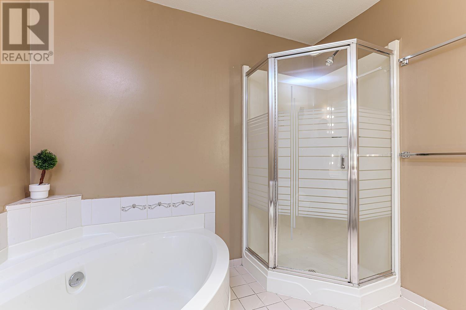Listing Picture 29 of 40 : 49 5380 SMITH DRIVE, Richmond / 烈治文 - 魯藝地產 Yvonne Lu Group - MLS Medallion Club Member