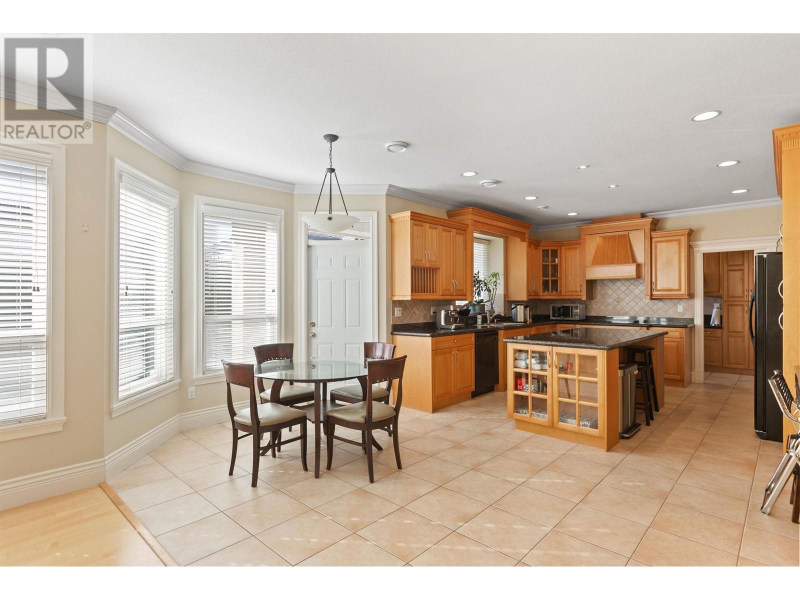 Listing Picture 13 of 31 : 7560 BROADMOOR BOULEVARD, Richmond / 烈治文 - 魯藝地產 Yvonne Lu Group - MLS Medallion Club Member