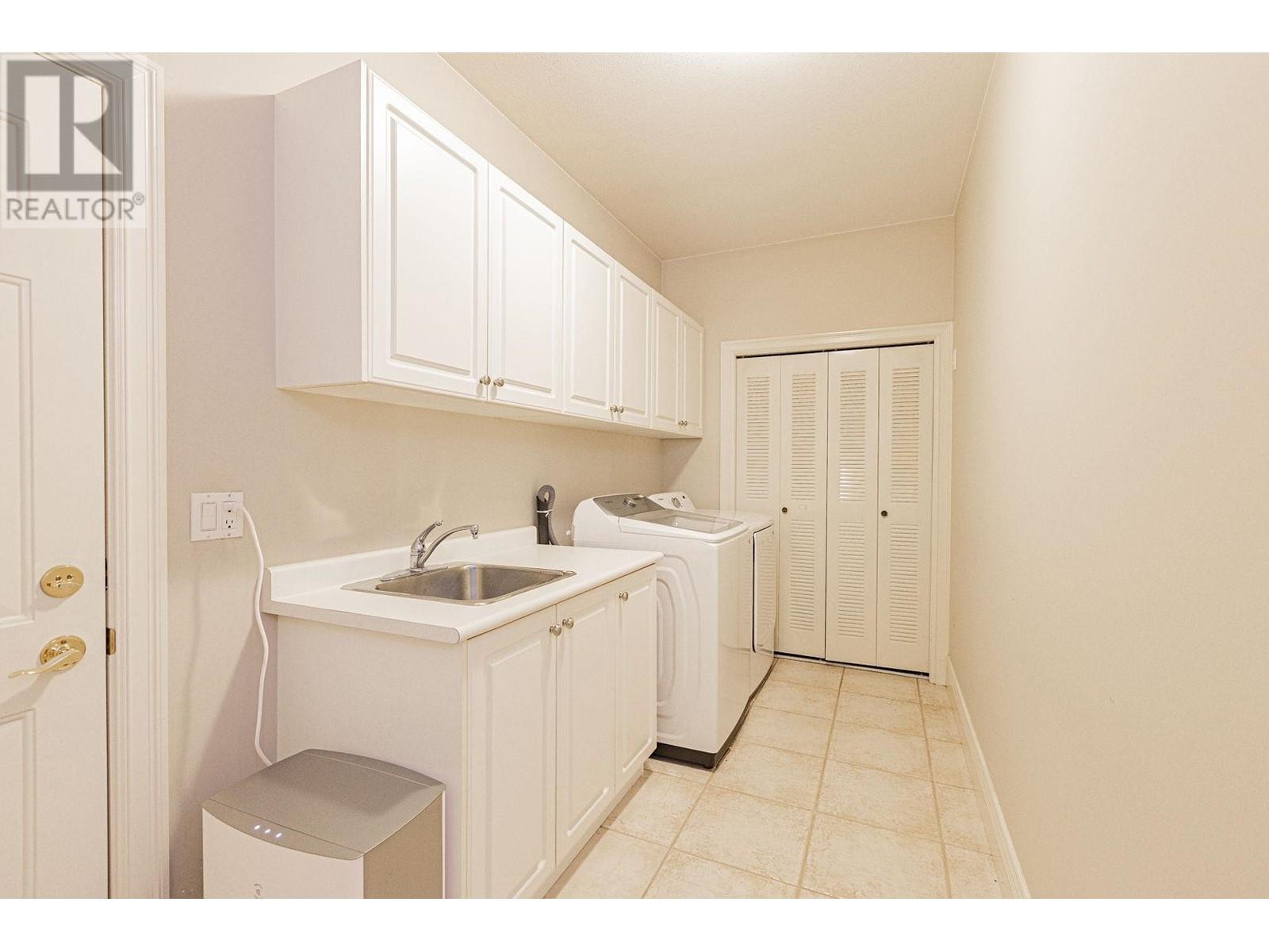 Listing Picture 19 of 31 : 7560 BROADMOOR BOULEVARD, Richmond / 烈治文 - 魯藝地產 Yvonne Lu Group - MLS Medallion Club Member