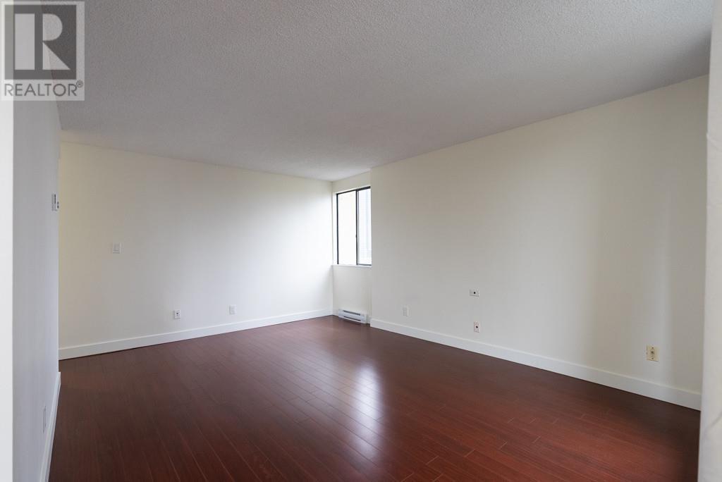 Listing Picture 14 of 23 : 1101 9595 ERICKSON DRIVE, Burnaby / 本拿比 - 魯藝地產 Yvonne Lu Group - MLS Medallion Club Member
