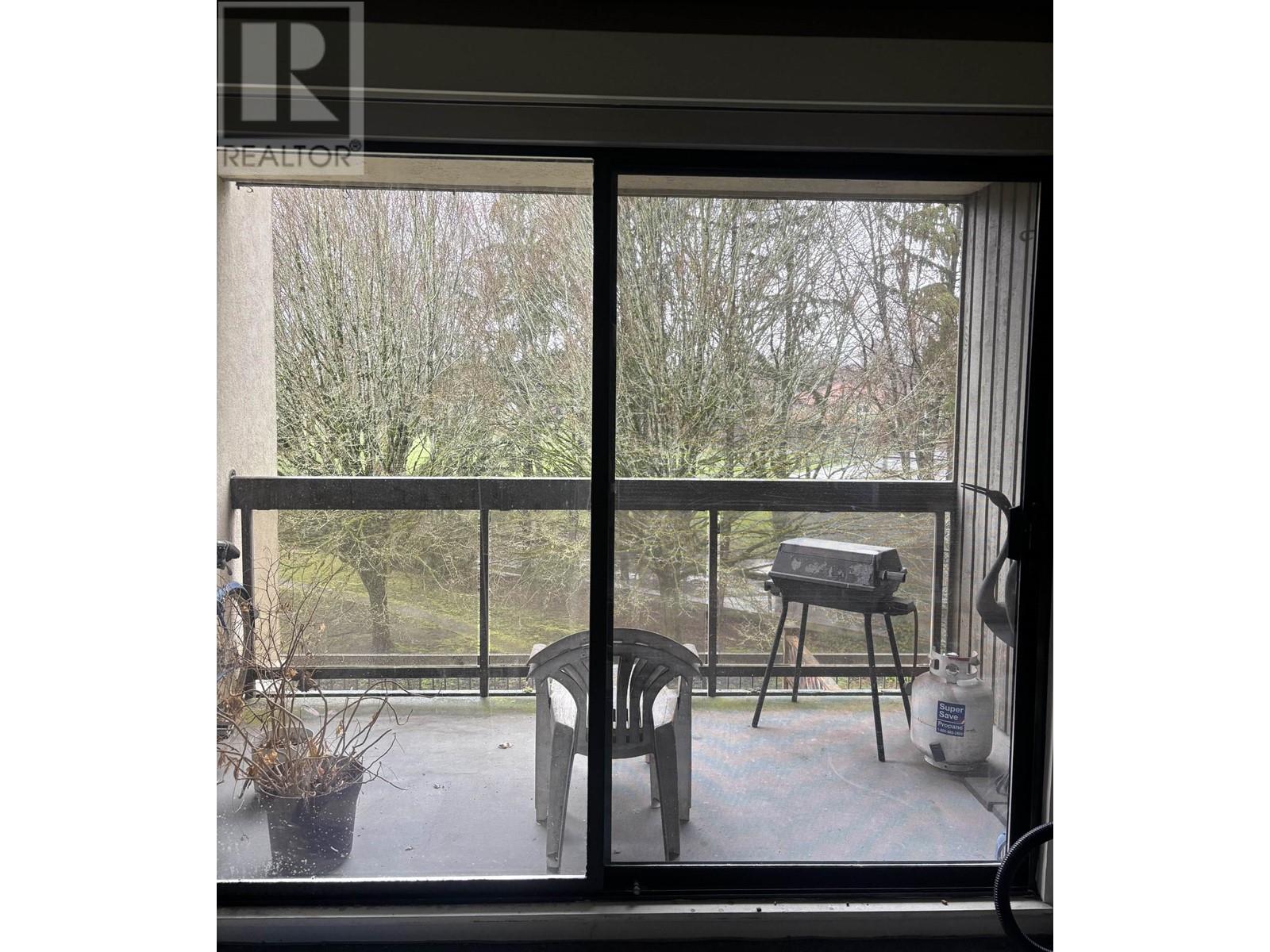 Property at 216 6651 LYNAS LANE image 2