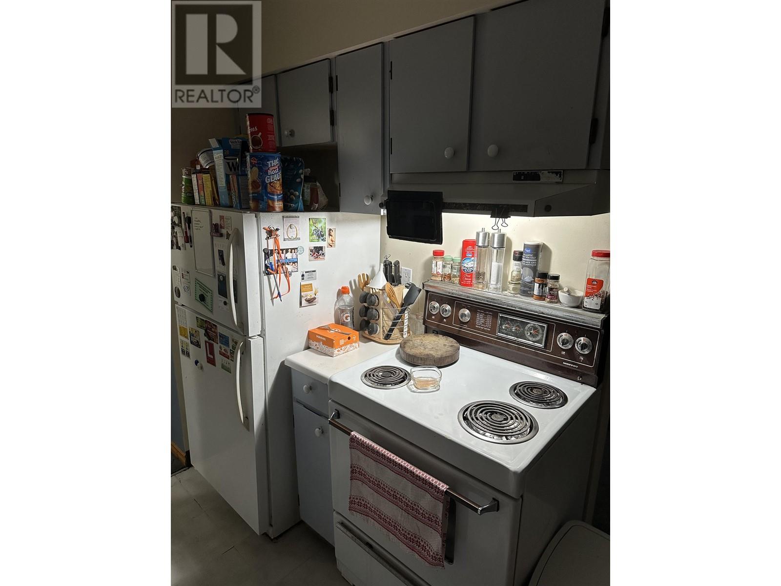 Property at 216 6651 LYNAS LANE image 3