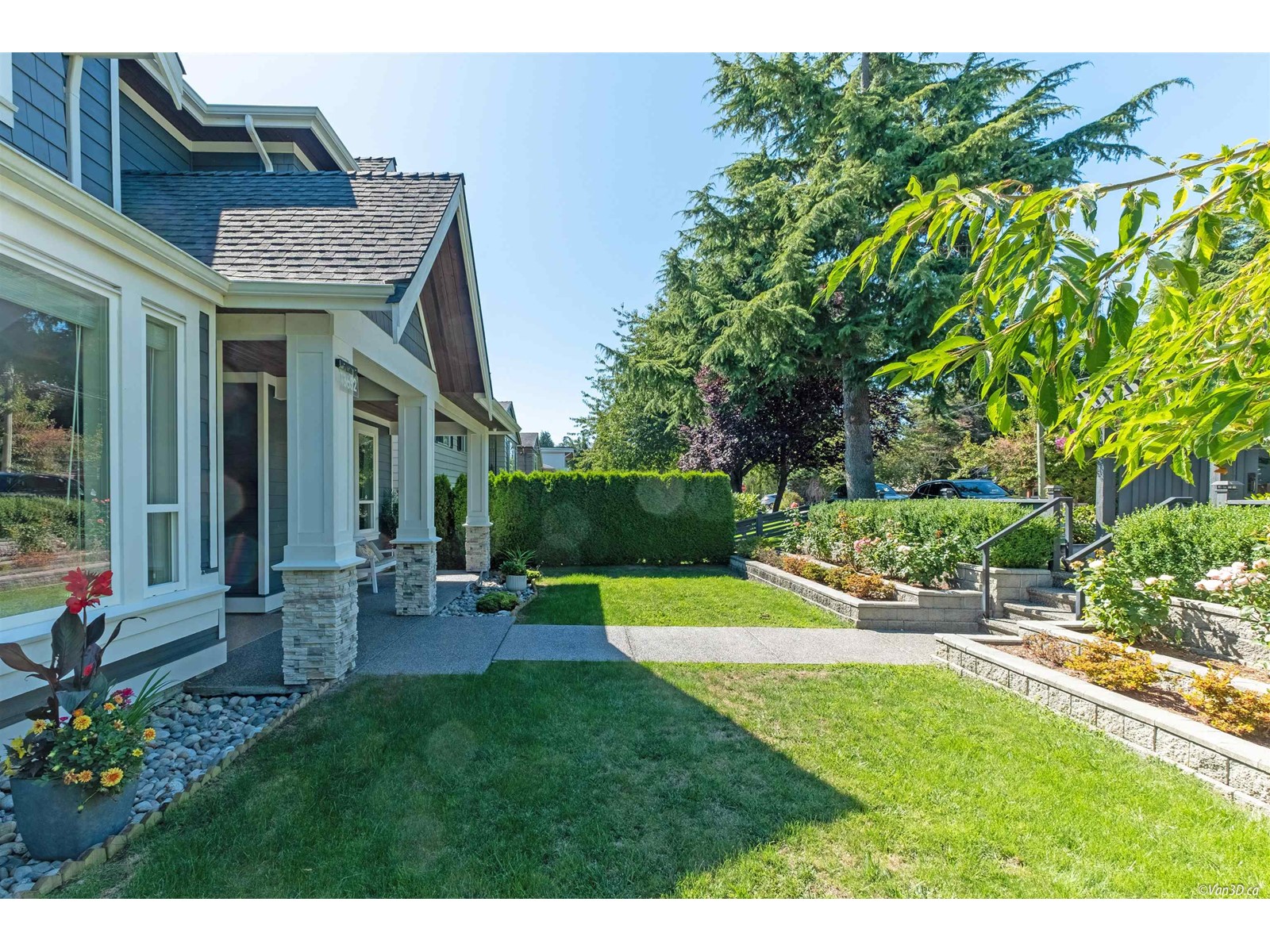Property at 13632 BLACKBURN AVENUE image 3
