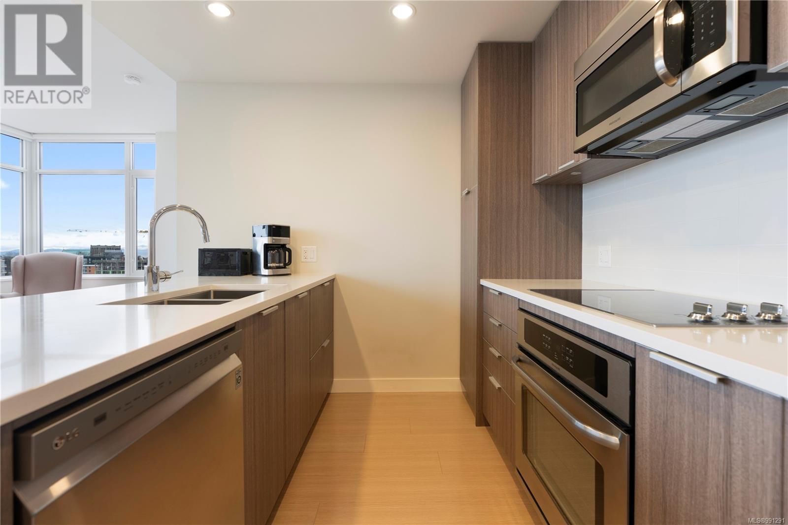 Property at 1404 728 Yates St image 3