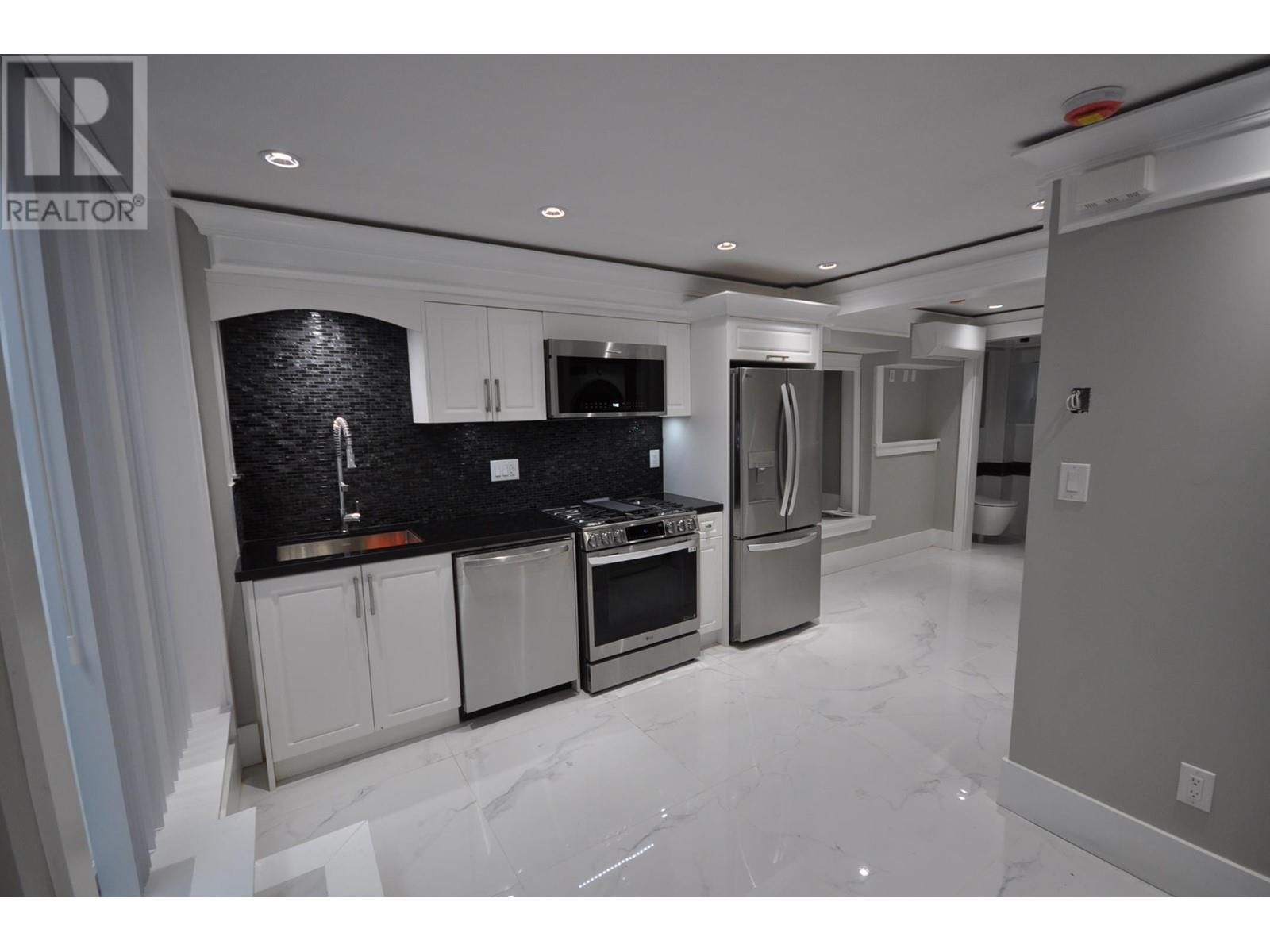 7828 Prince Albert Street, Vancouver, British Columbia  V5X 3Z7 - Photo 1 - R2974873