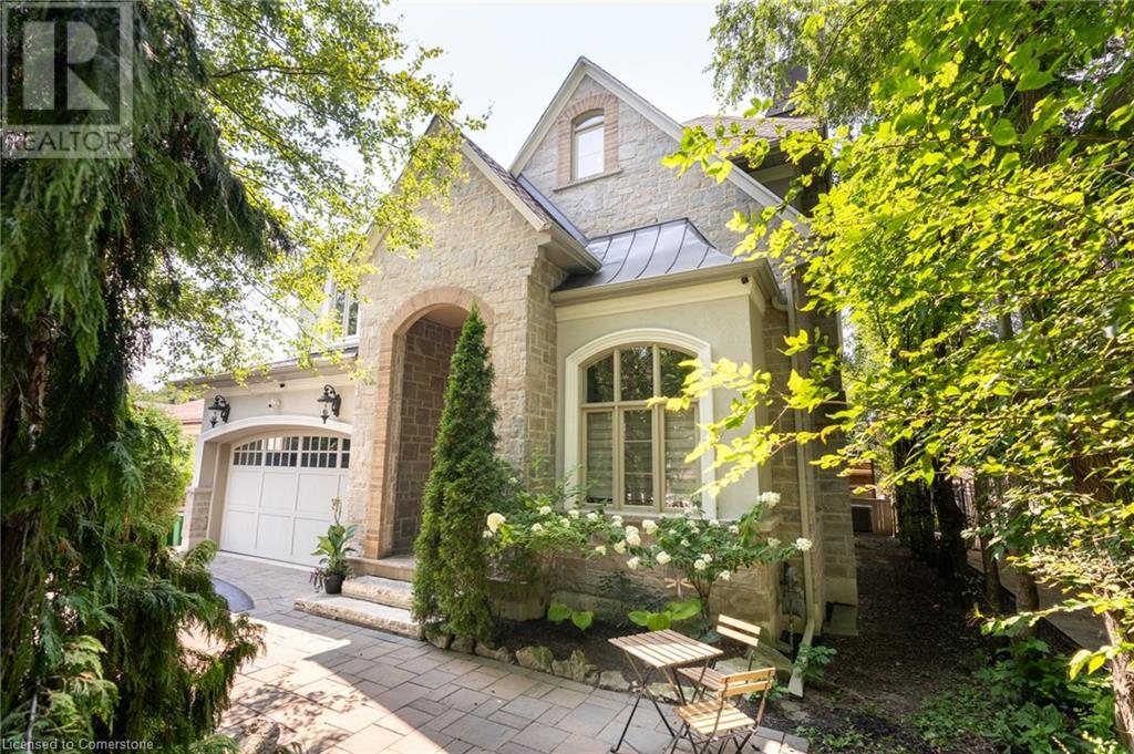 Property at 1290 LAKEBREEZE Drive image 2