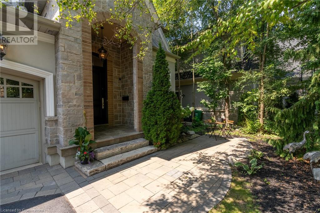 Property at 1290 LAKEBREEZE Drive image 4