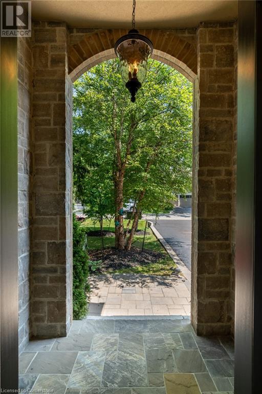 Property at 1290 LAKEBREEZE Drive image 5