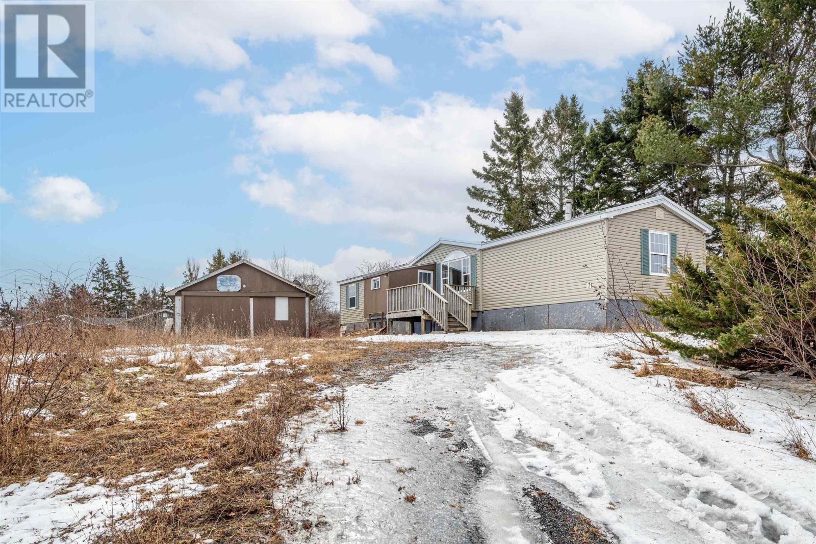 6144 Highway 215, Cheverie, Nova Scotia  B0N 2A0 - Photo 2 - 202504495