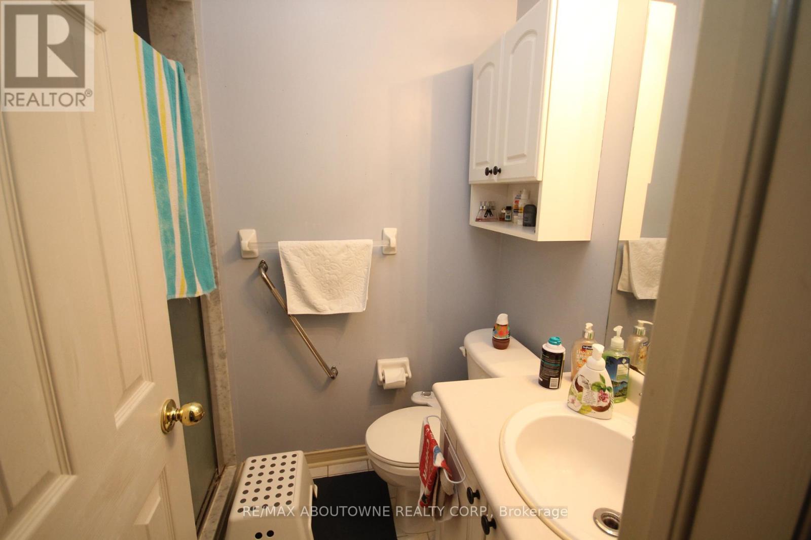 9 - 50 Strathaven Drive, Mississauga, Ontario  L5R 4E7 - Photo 8 - W12009452