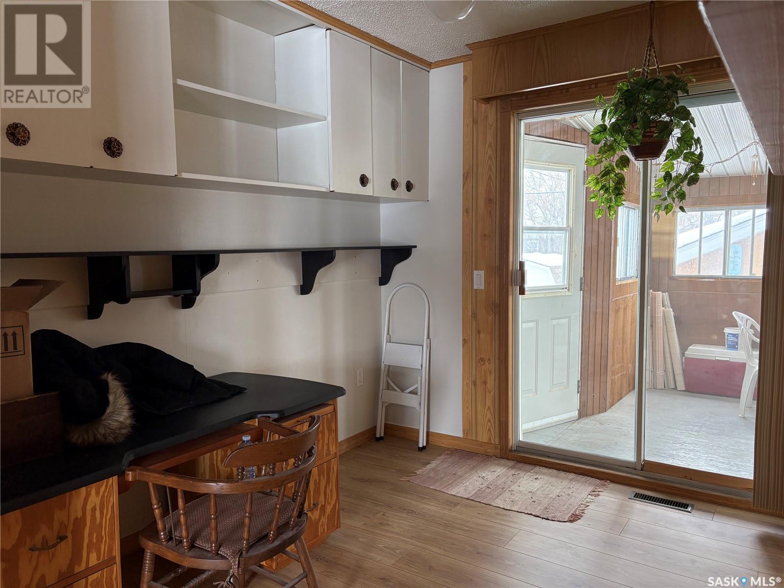 304 3rd Street N, Cabri, Saskatchewan S0N 0J0 - Photo 12 - SK998440