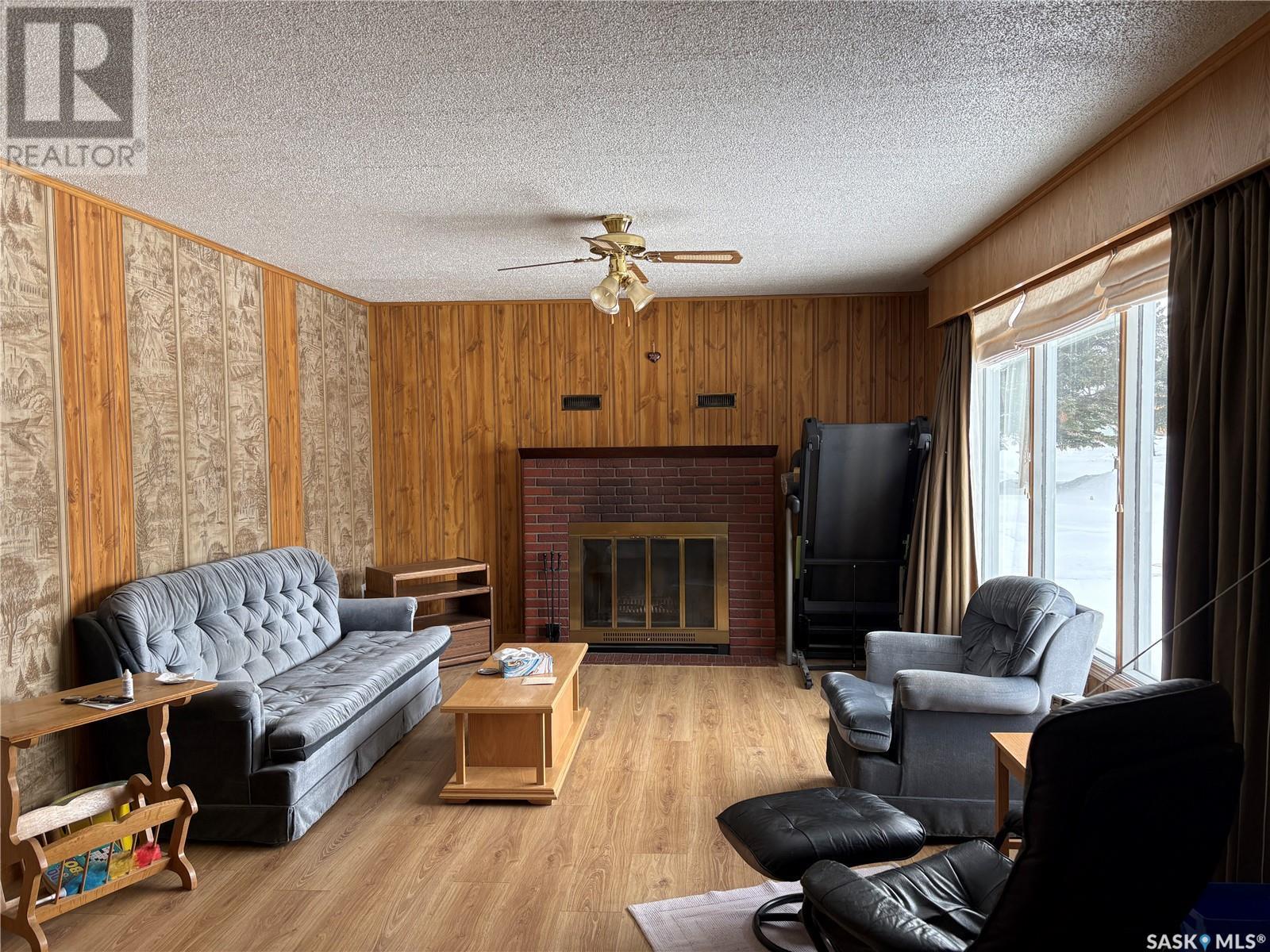 304 3rd Street N, Cabri, Saskatchewan S0N 0J0 - Photo 8 - SK998440