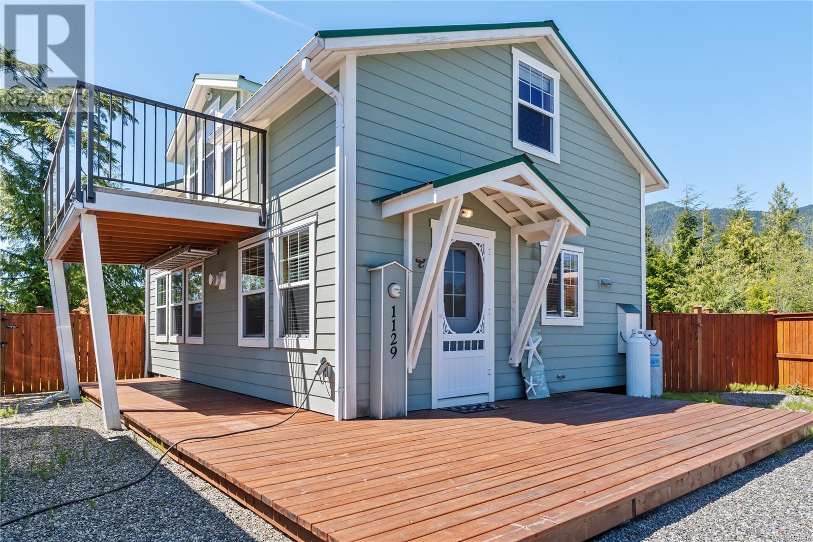 1129 Fifth Ave, Ucluelet, British Columbia  V0R 3A0 - Photo 2 - 963547