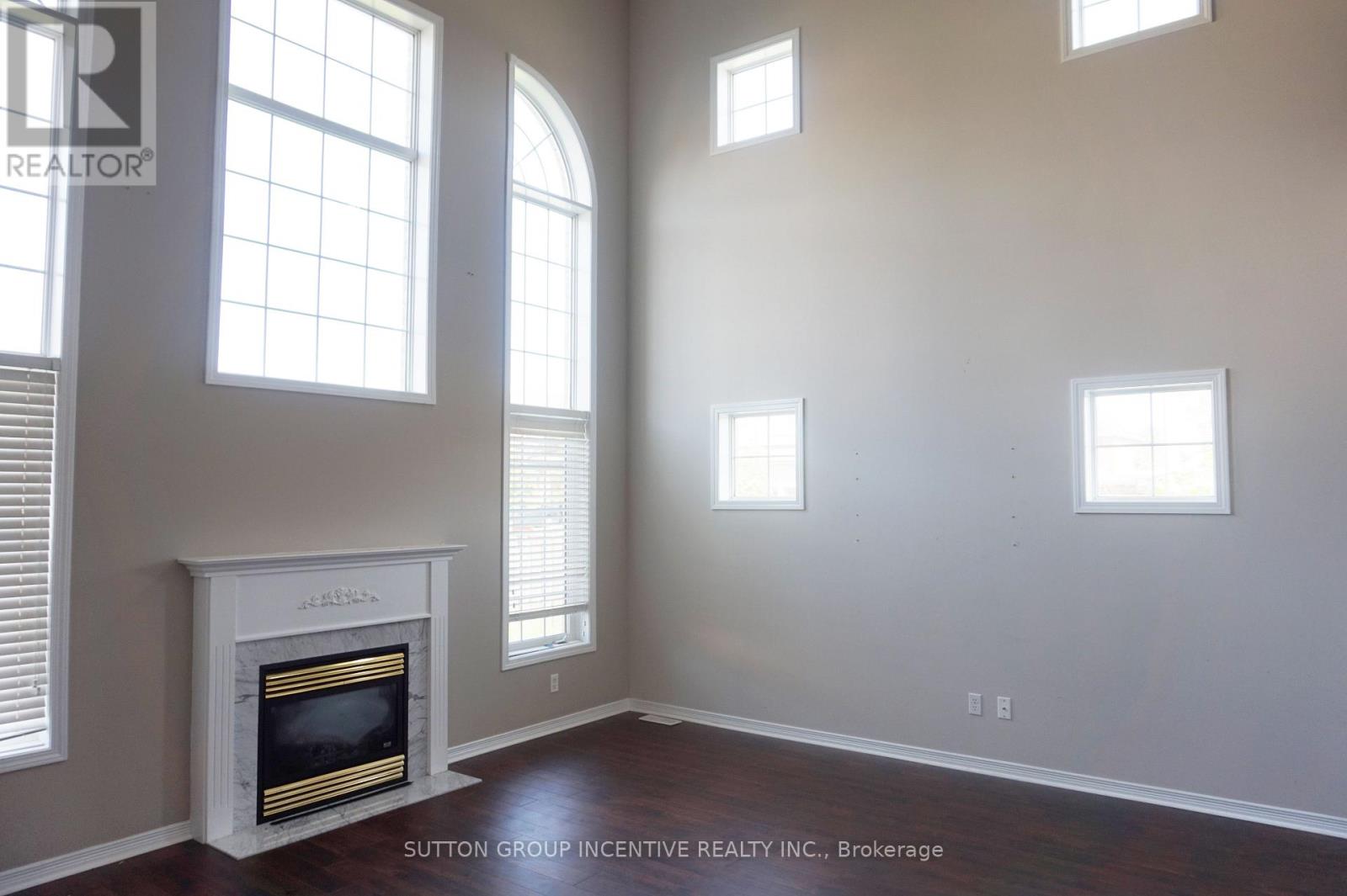 Property at 30 CHARLEMAGNE AVENUE image 3