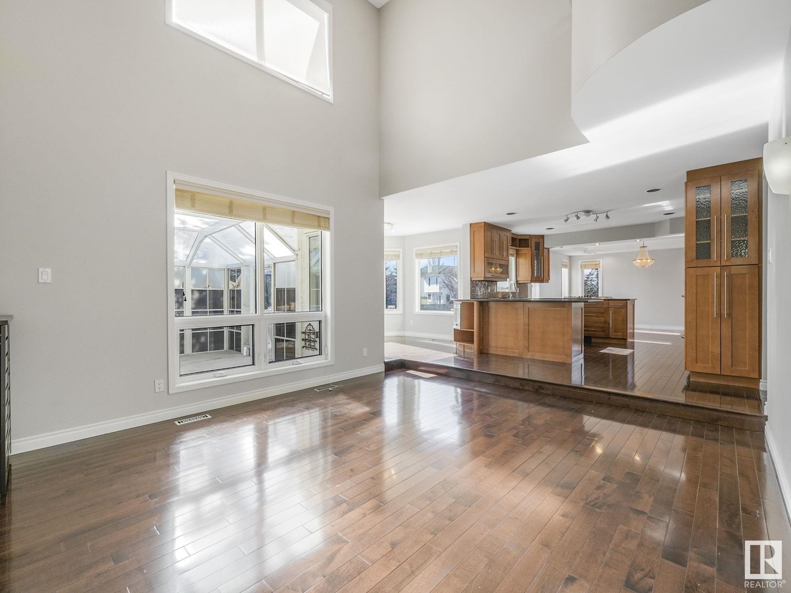 Property at 439 TWIN BROOKS CR NW image 3