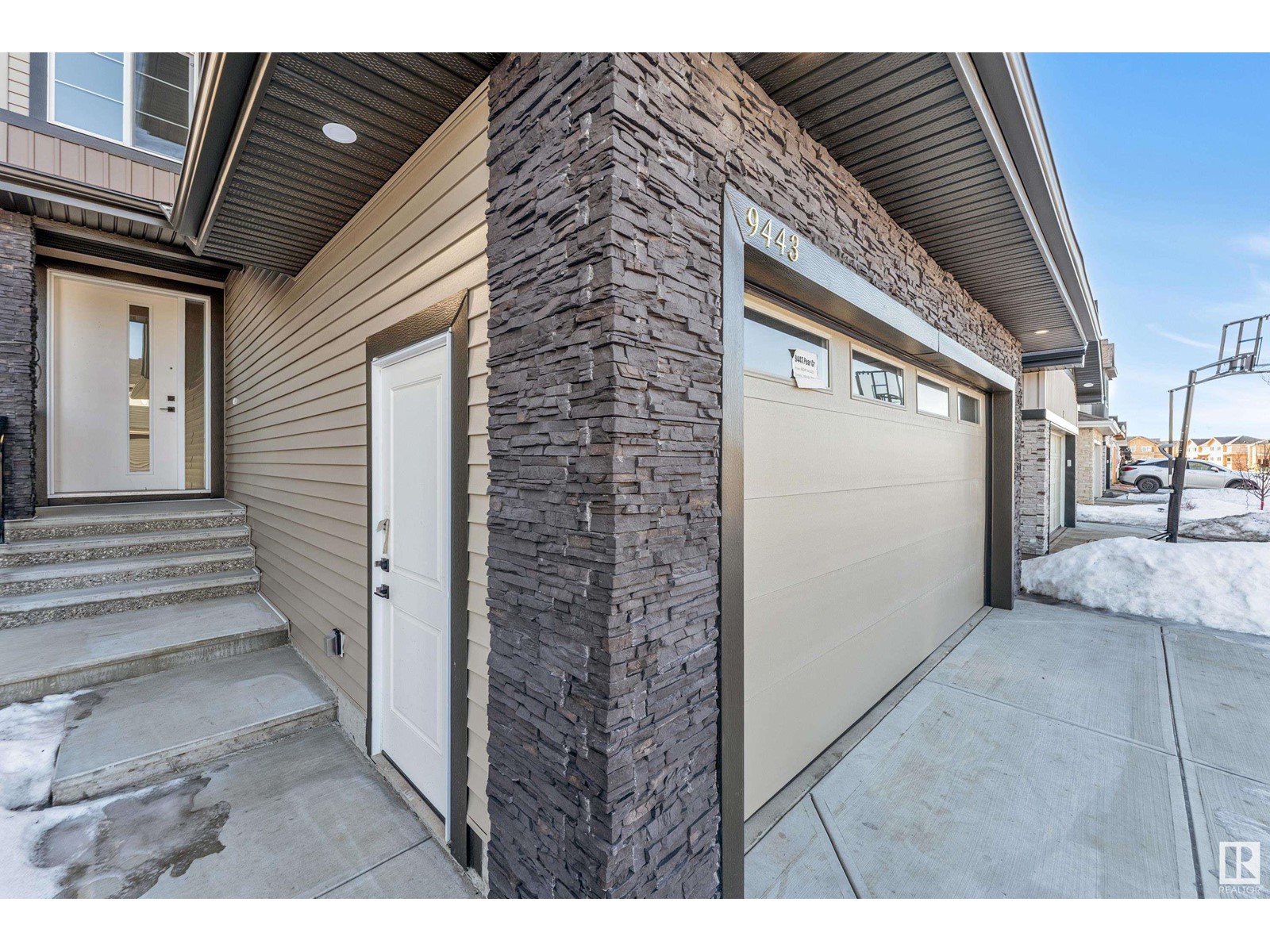 Property at 9443 Pear Cr SW image 3