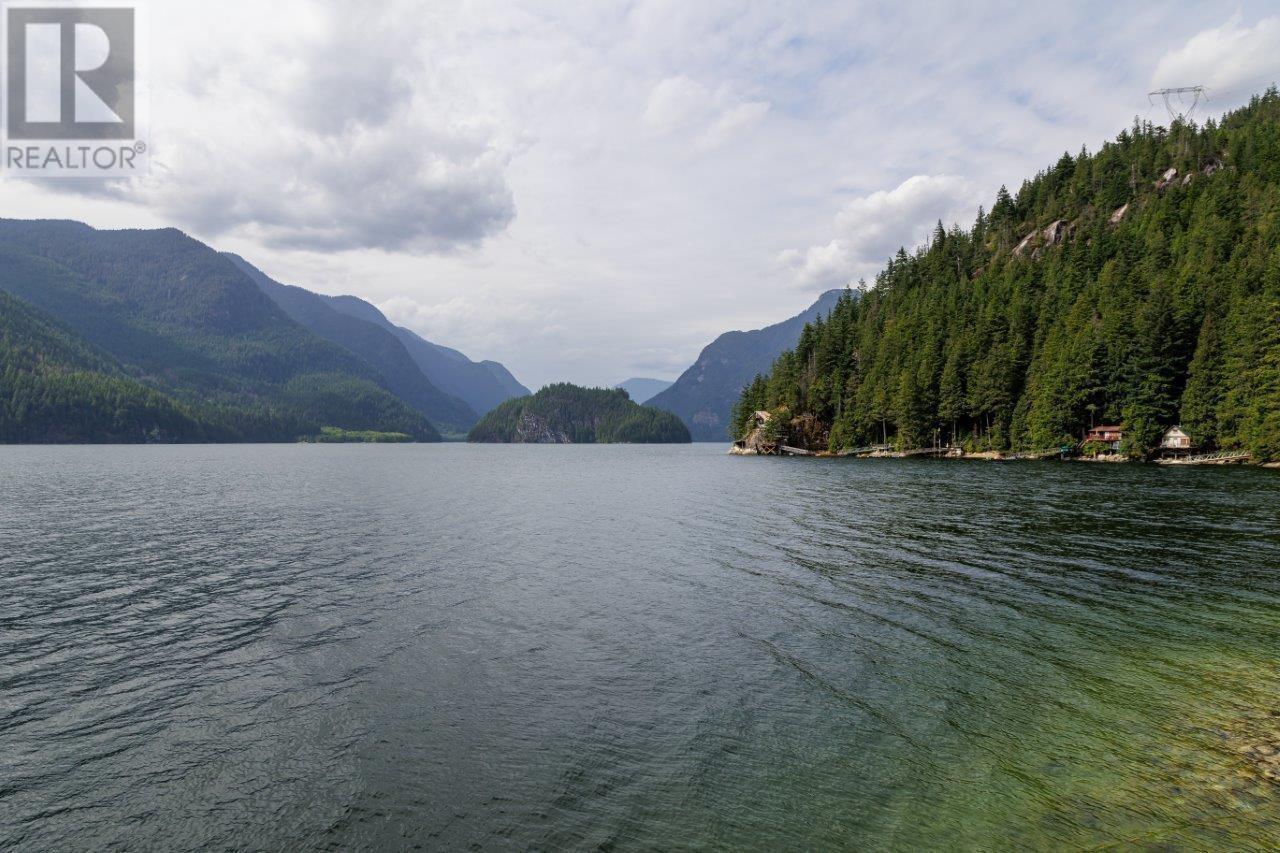 11 Johnson Bay, North Vancouver, British Columbia  V0V 0V0 - Photo 24 - R2973789