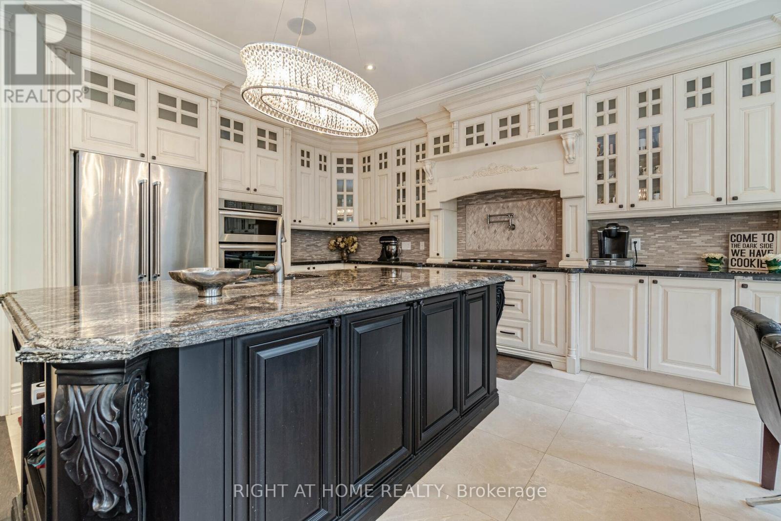 12 Walder Avenue, Toronto, Ontario  M4P 2R5 - Photo 10 - C12009507