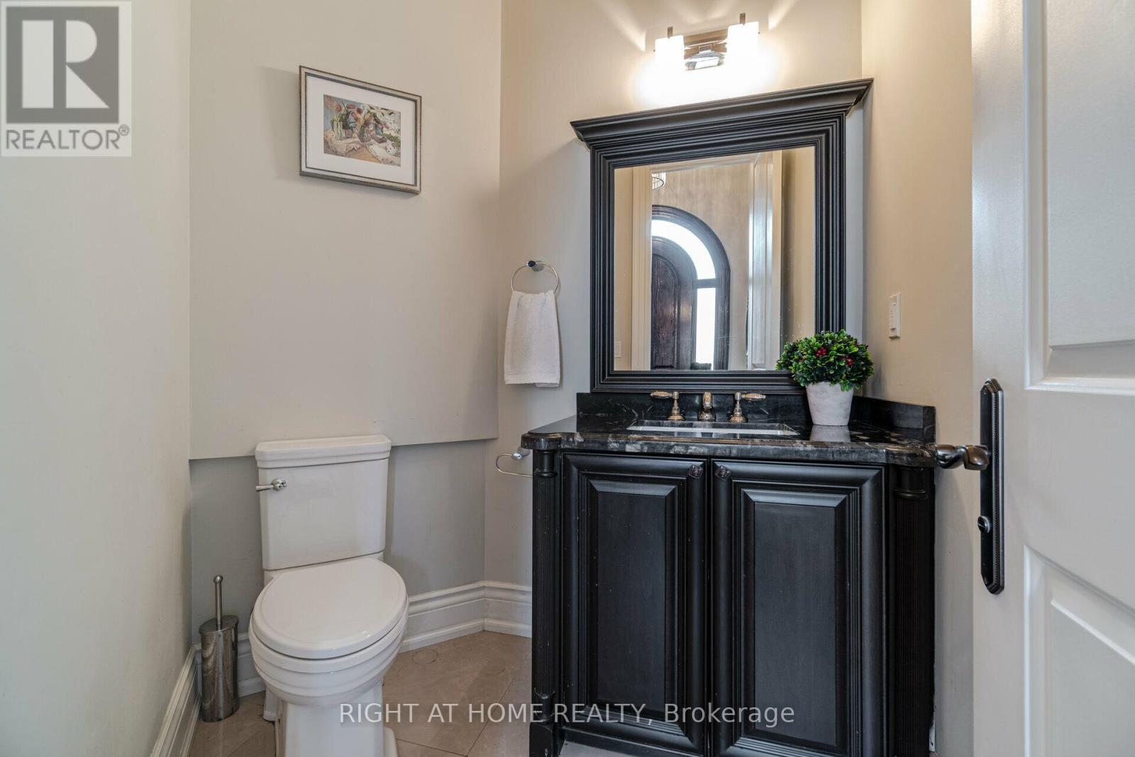 12 Walder Avenue, Toronto, Ontario  M4P 2R5 - Photo 12 - C12009507