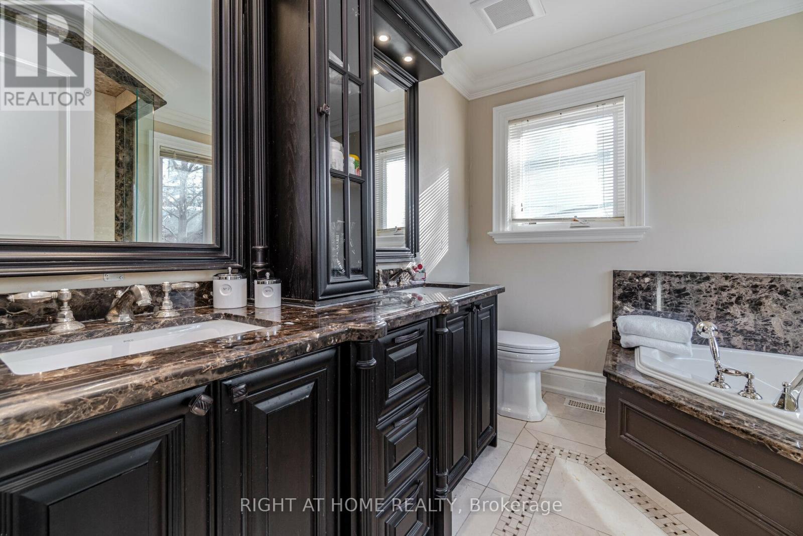12 Walder Avenue, Toronto, Ontario  M4P 2R5 - Photo 16 - C12009507