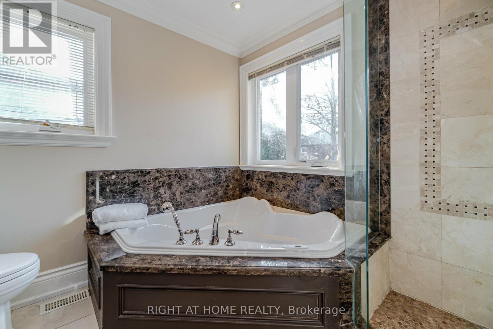 12 Walder Avenue, Toronto, Ontario  M4P 2R5 - Photo 17 - C12009507