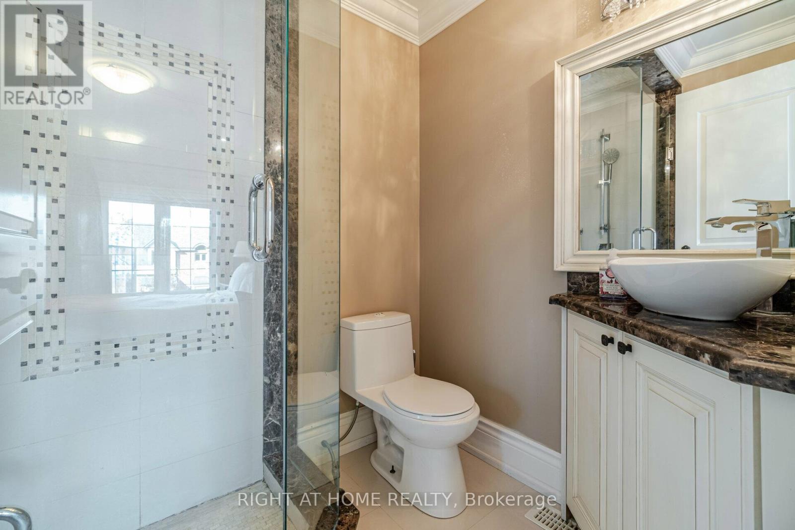 12 Walder Avenue, Toronto, Ontario  M4P 2R5 - Photo 26 - C12009507