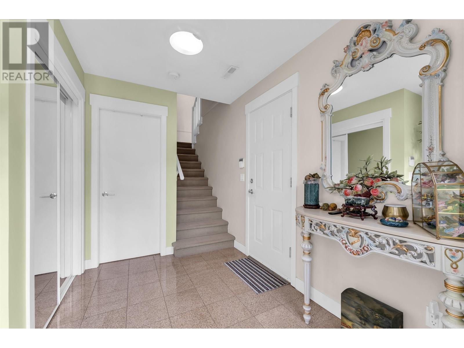 Listing Picture 14 of 23 : 53 6188 BIRCH STREET, Richmond / 烈治文 - 魯藝地產 Yvonne Lu Group - MLS Medallion Club Member