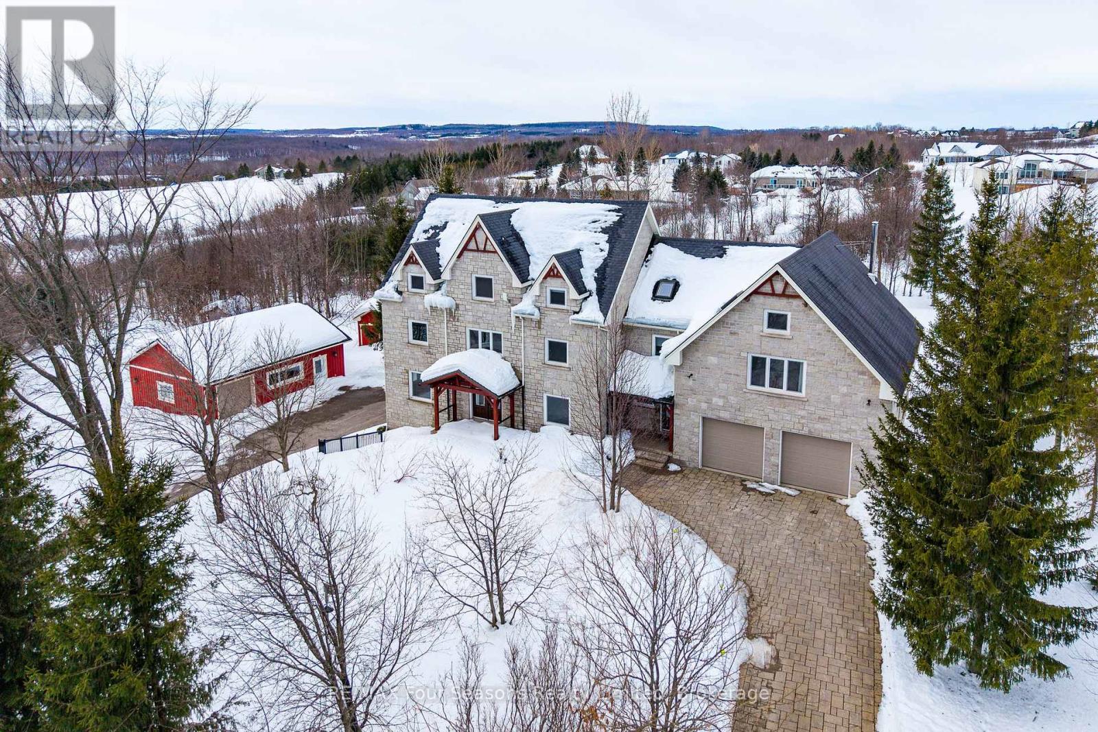 124 Dinsmore Street, Meaford, Ontario  N0H 2P0 - Photo 1 - X12009617