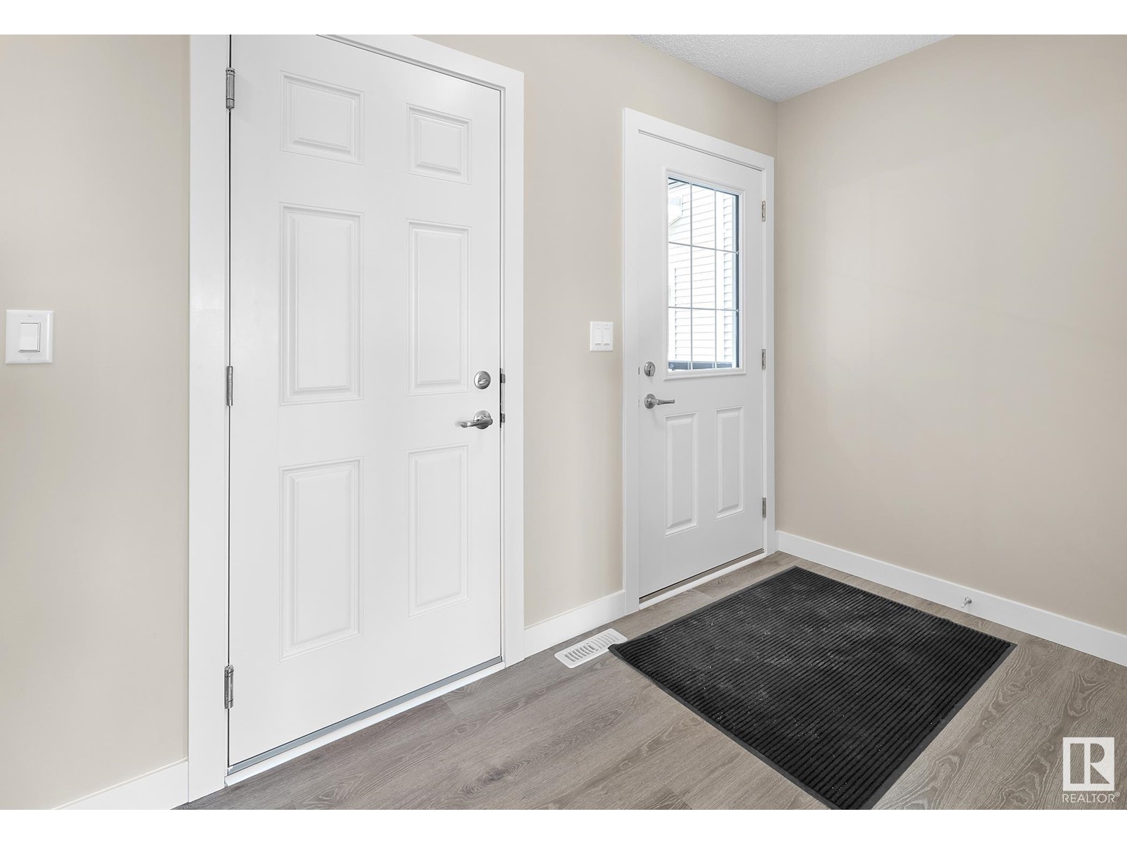 708 Berg Lo, Leduc, Alberta  T9E 1G7 - Photo 2 - E4424509