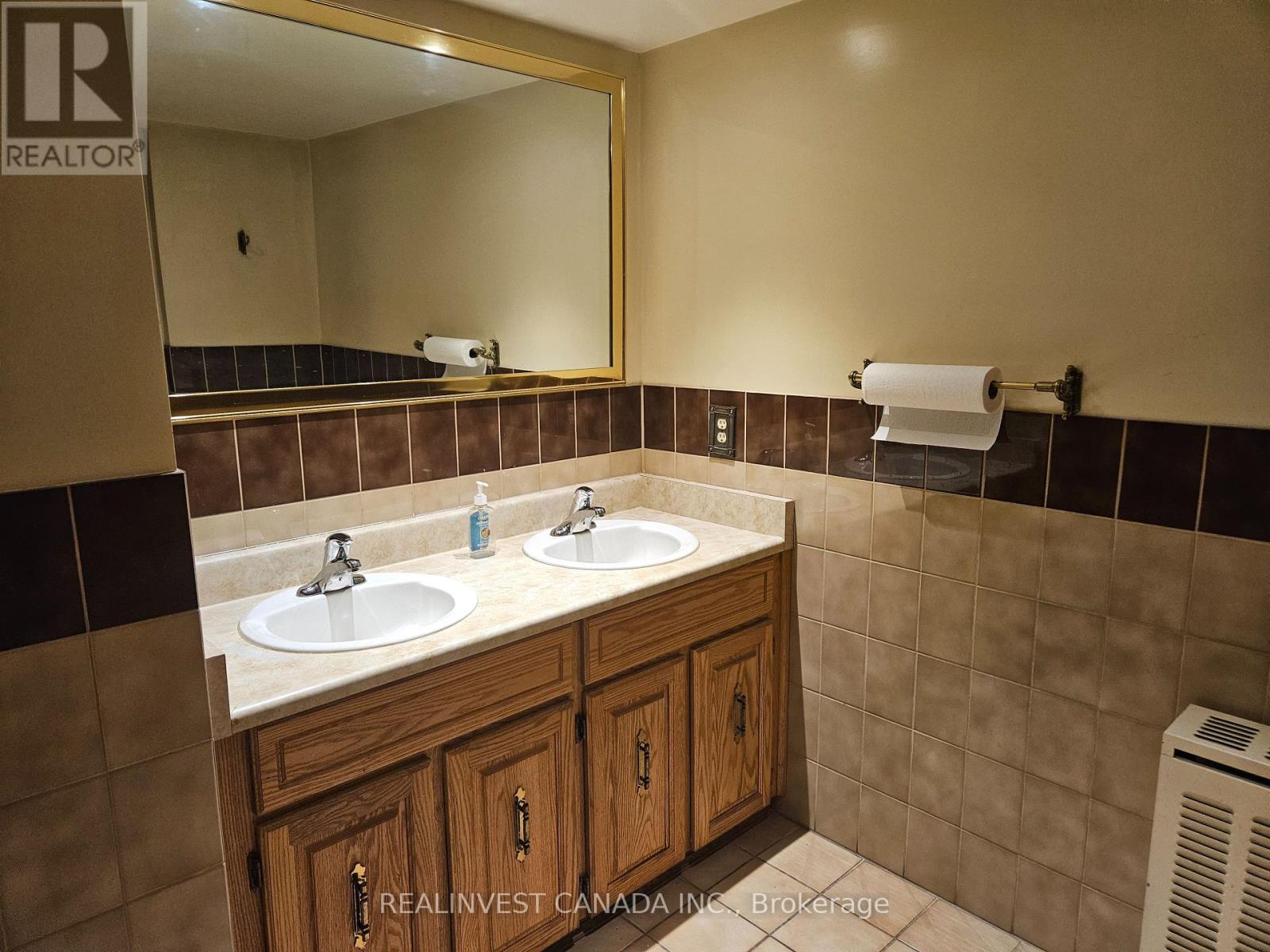 795 Wilson Avenue, Toronto, Ontario  M3K 1E4 - Photo 11 - W12009611