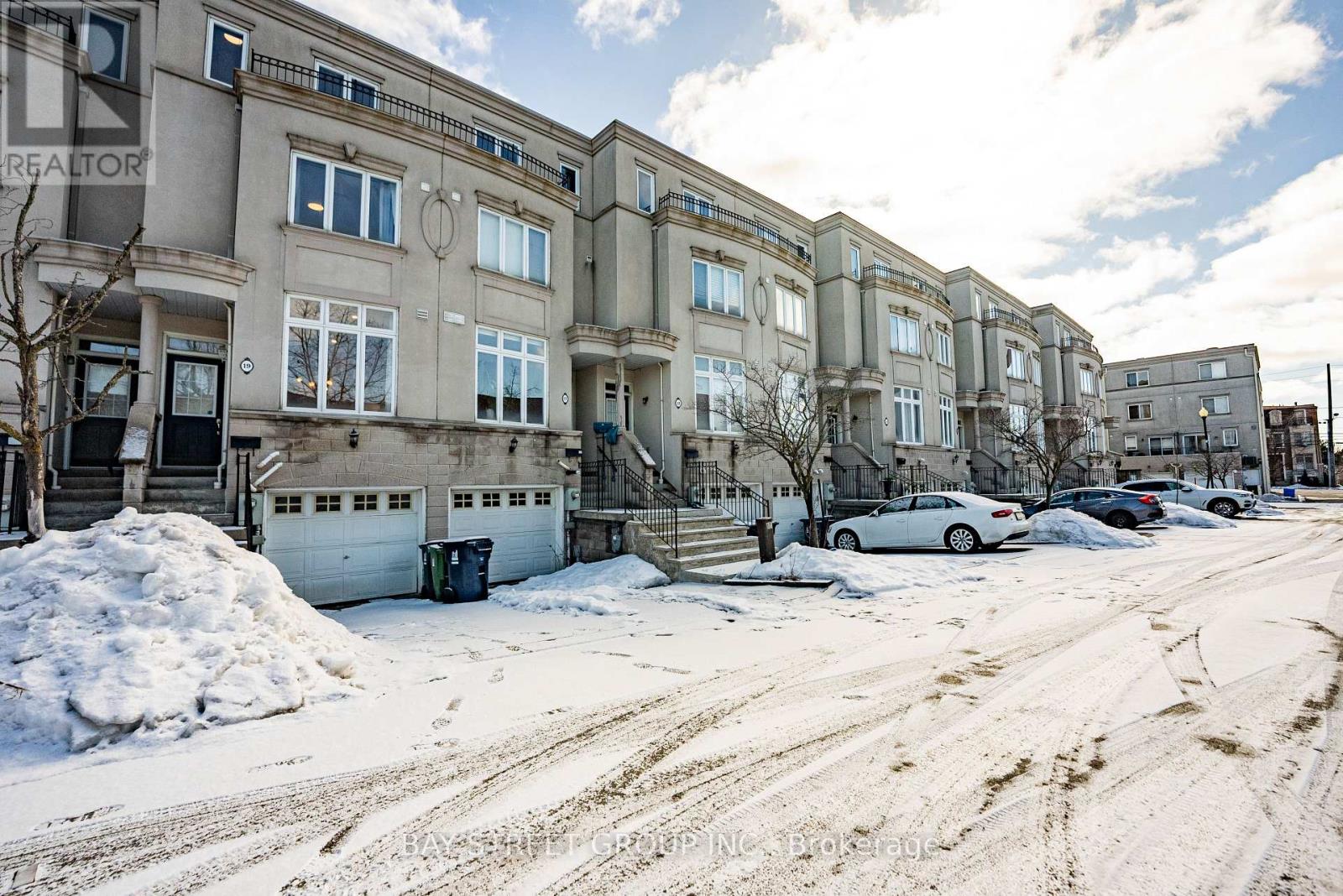 Property at 19 ENGLISH GARDEN WAY image 2