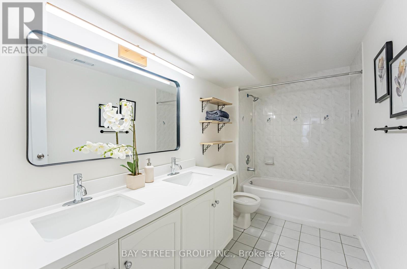 19 English Garden Way, Toronto, Ontario  M2M 4M4 - Photo 21 - C12009559