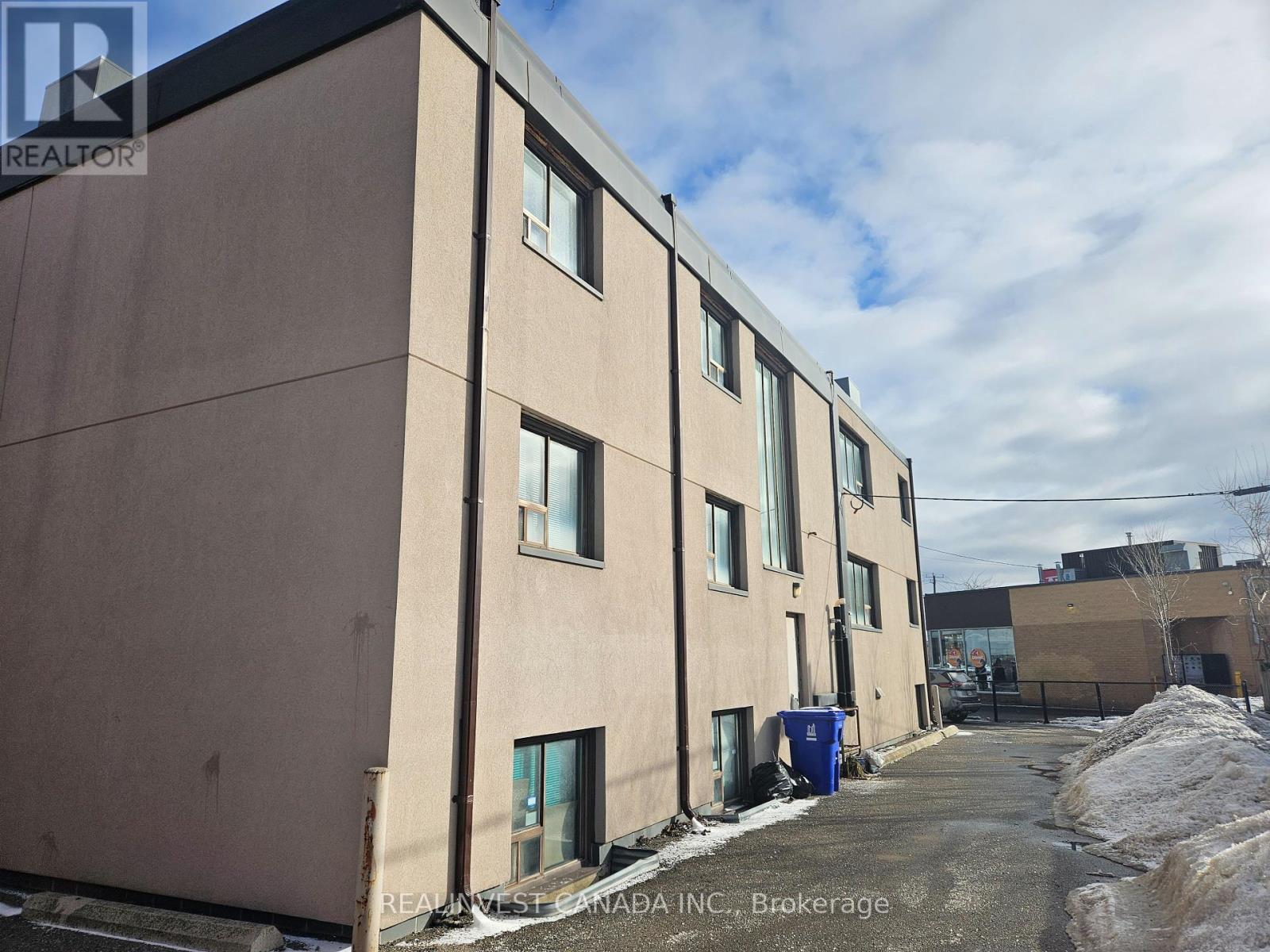 795 Wilson Avenue, Toronto, Ontario  M3K 1E4 - Photo 5 - W12009611
