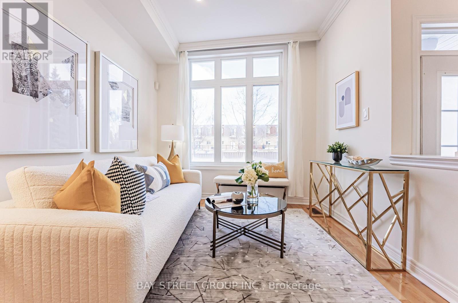 Property at 19 ENGLISH GARDEN WAY image 4