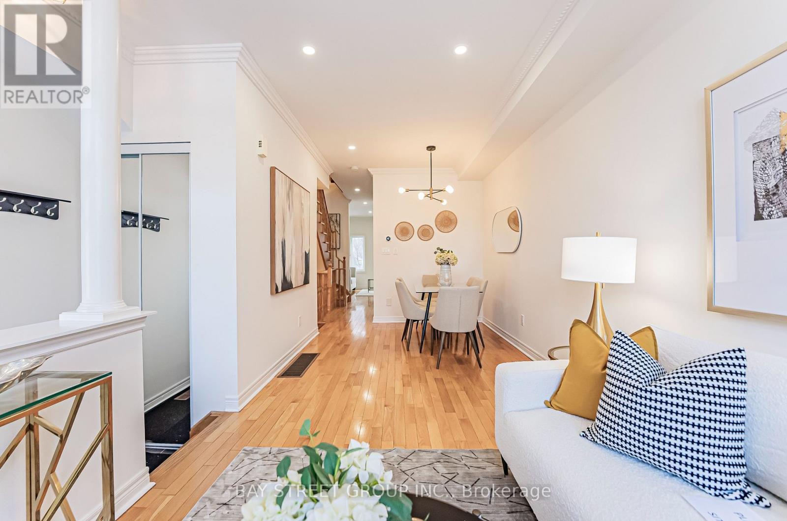 Property at 19 ENGLISH GARDEN WAY image 5